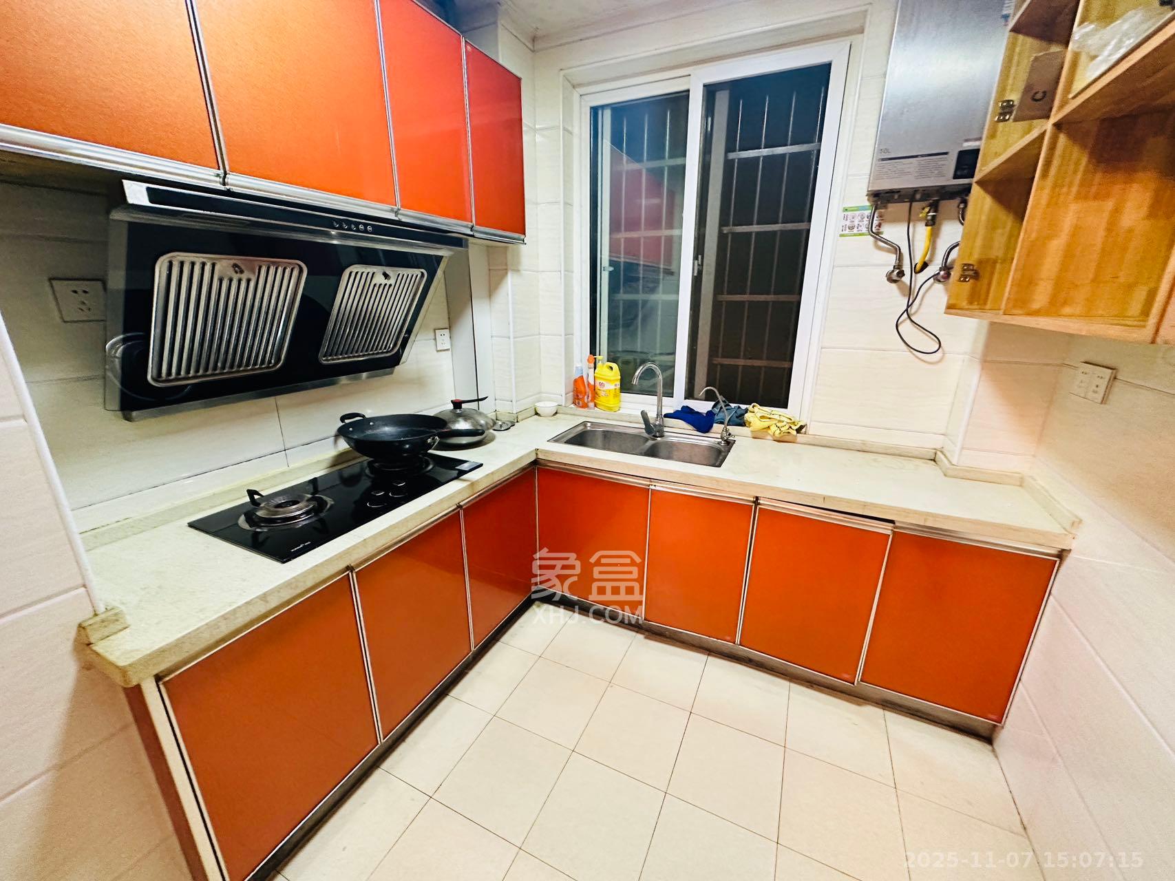 和馨园  3室1厅1卫    2200.0元/月室内图