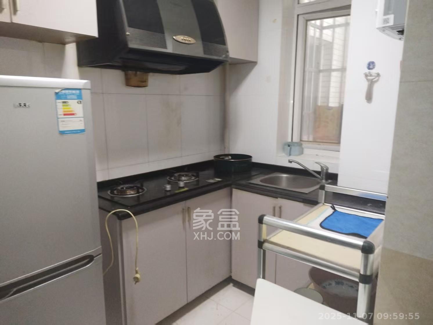 麓山才苑 1室1厅1卫 1600.0元/月 麓山才苑 1室1厅1卫 1600.0元/月室内图