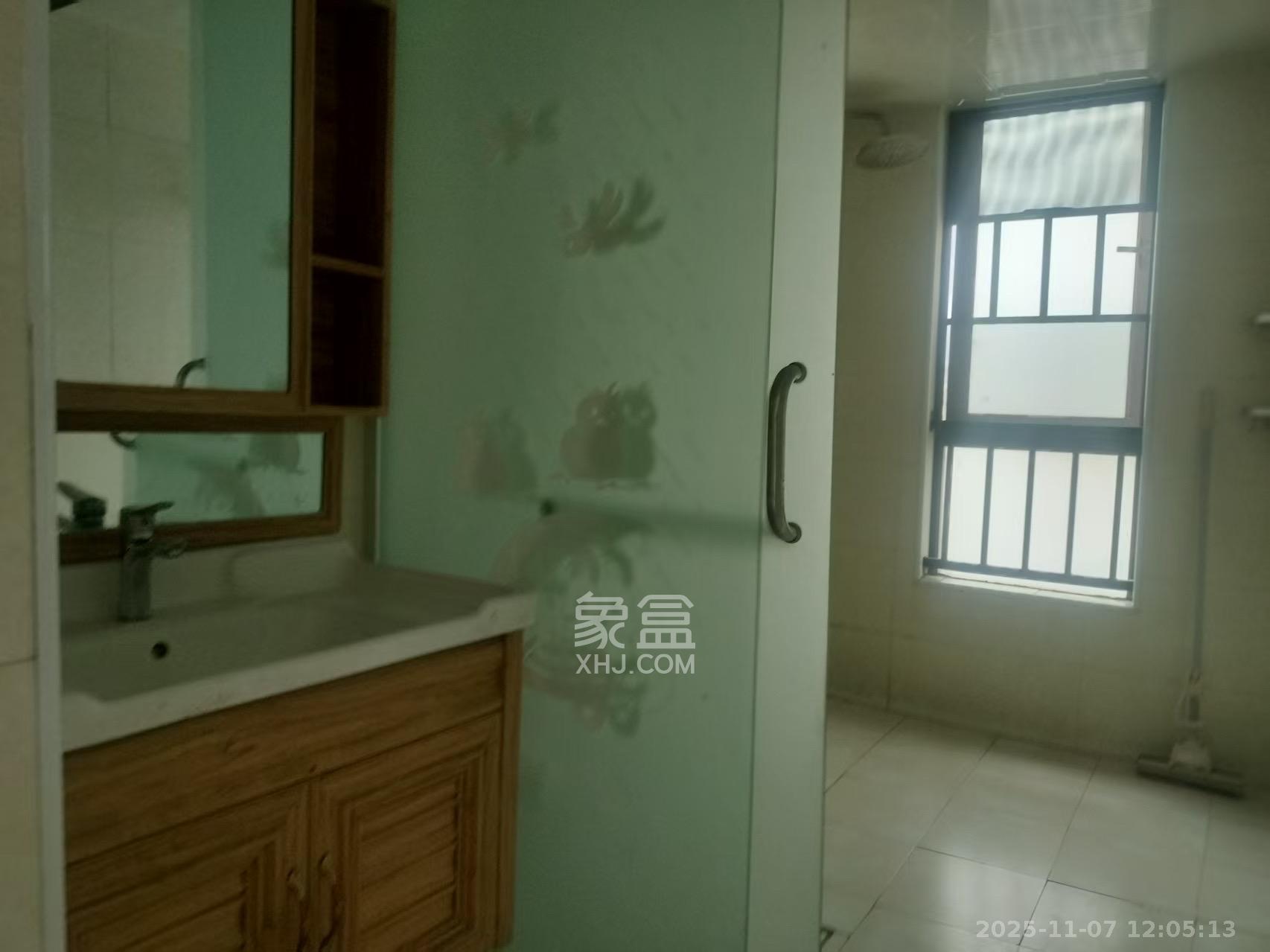 达美D6区  2室2厅1卫    2000.0元/月室内图