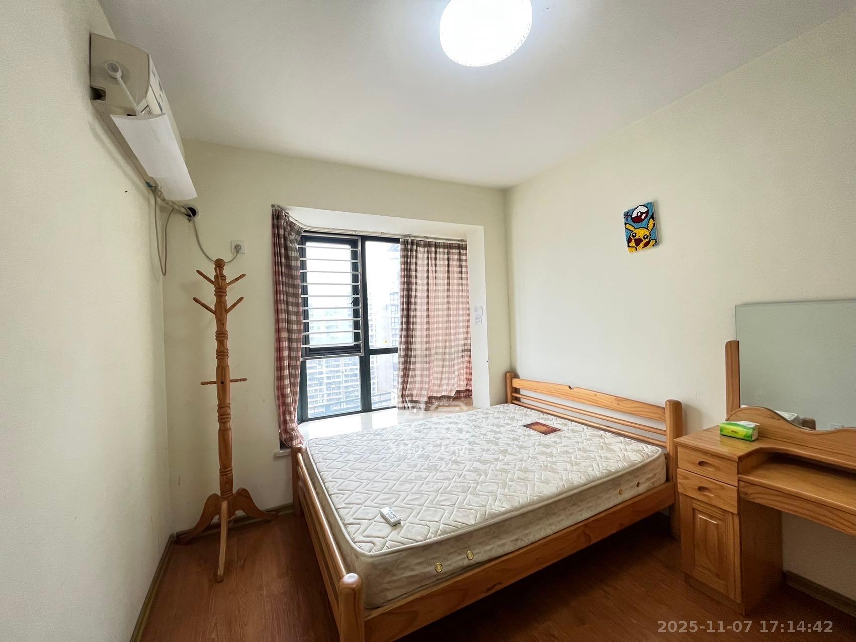 先锋东外滩  3室2厅2卫    2600.0元/月室内图