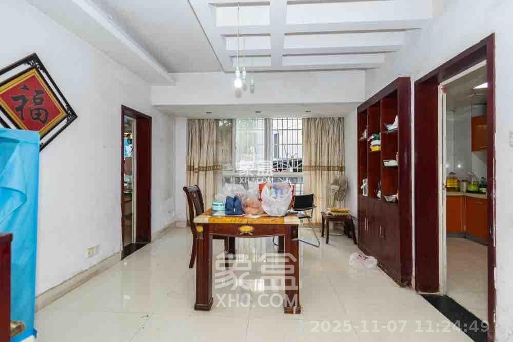 阳光紫薇园 4室2厅2卫 2800.0元/月 阳光紫薇园 4室2厅2卫 2800.0元/月室内图