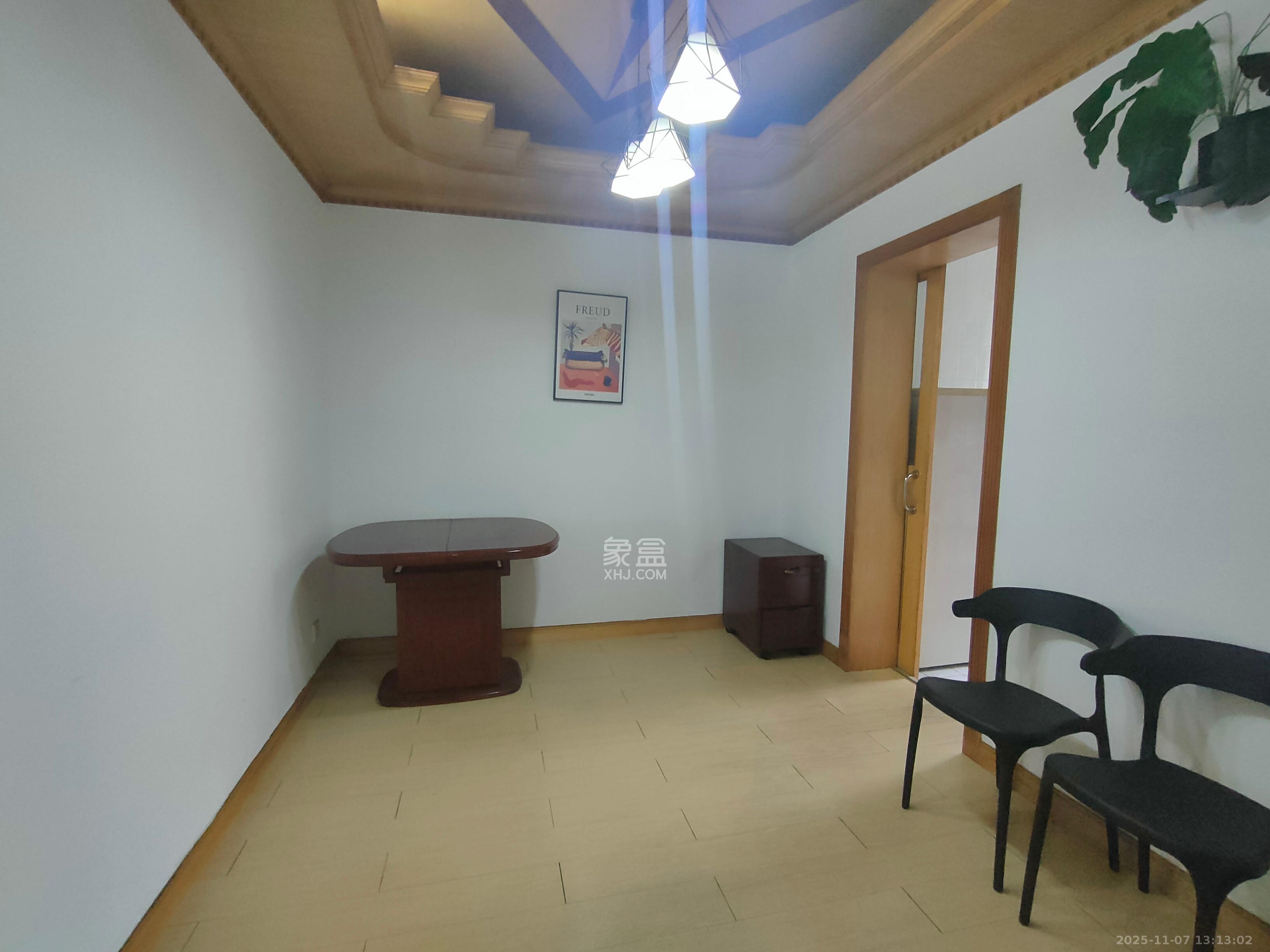 轻化公司宿舍向东南6号（产权南湖路46号）  2室2厅1卫    2000.0元/月室内图