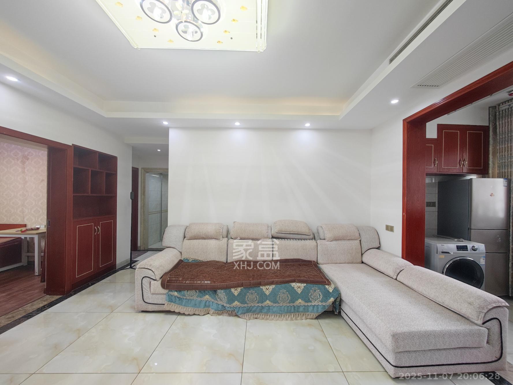 华银天际 1室2厅1卫 88.0万 华银天际 1室2厅1卫 88.0万客厅