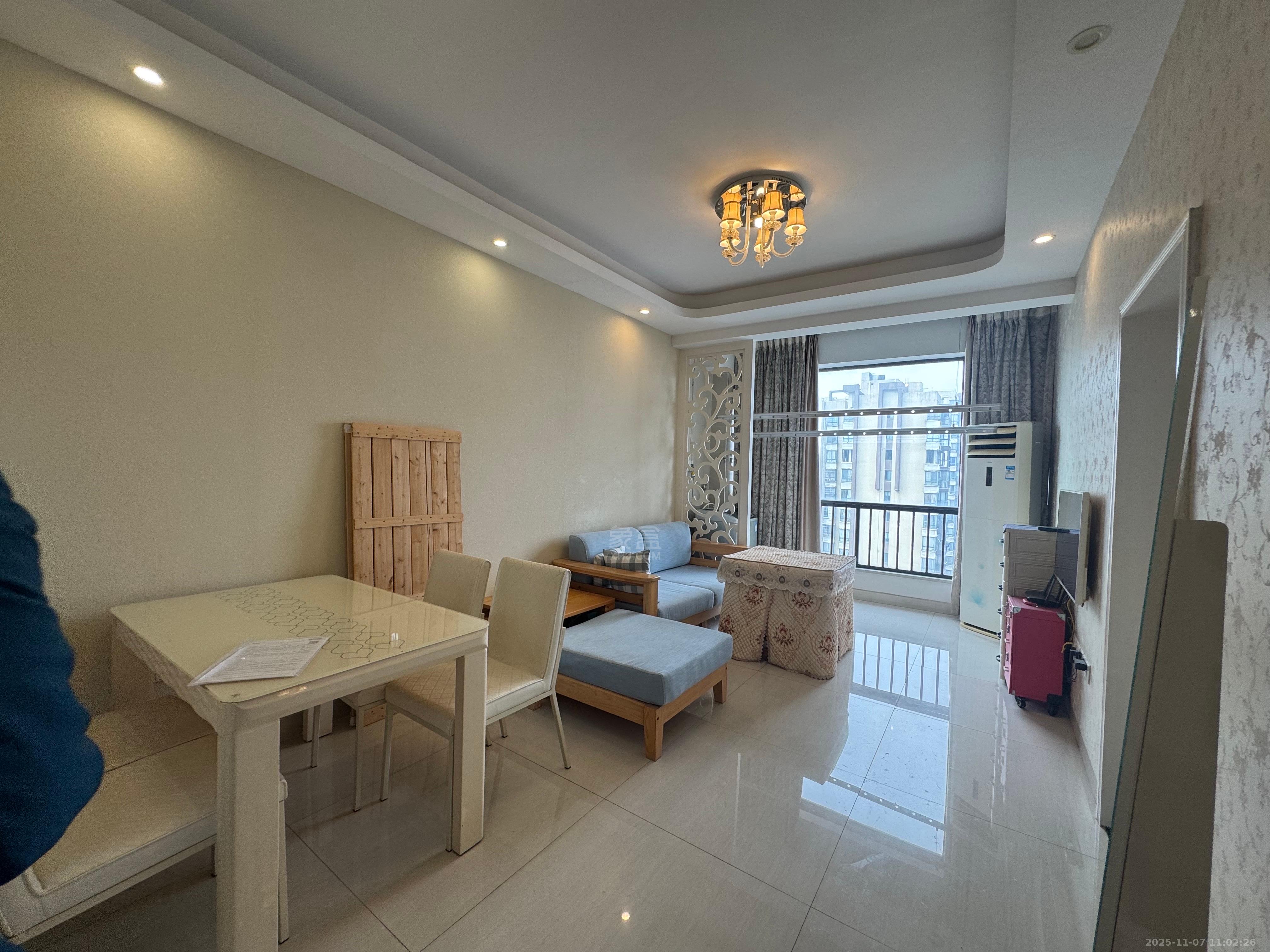 华晨御园 1室1厅1卫 1500.0元/月 华晨御园 1室1厅1卫 1500.0元/月室内图