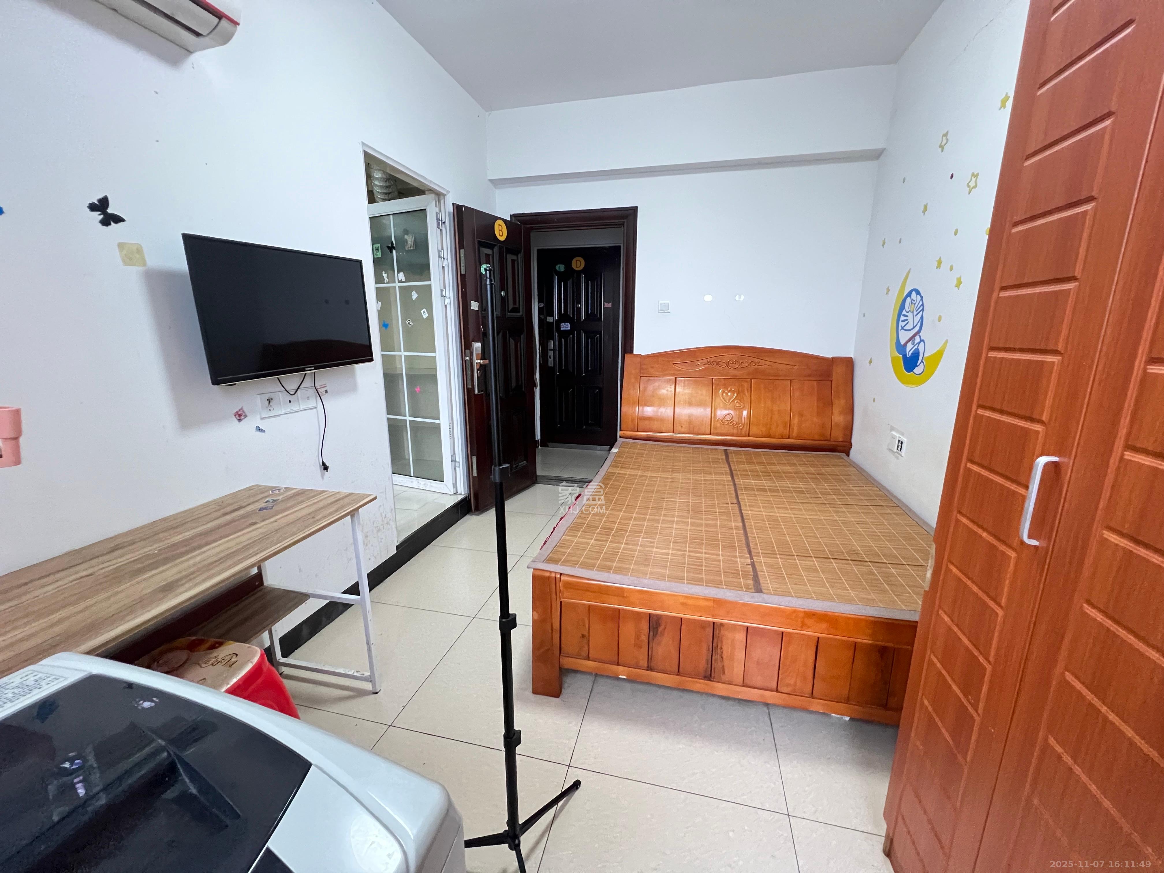 百纳广场（百纳公寓）  1室1厅1卫    1100.0元/月