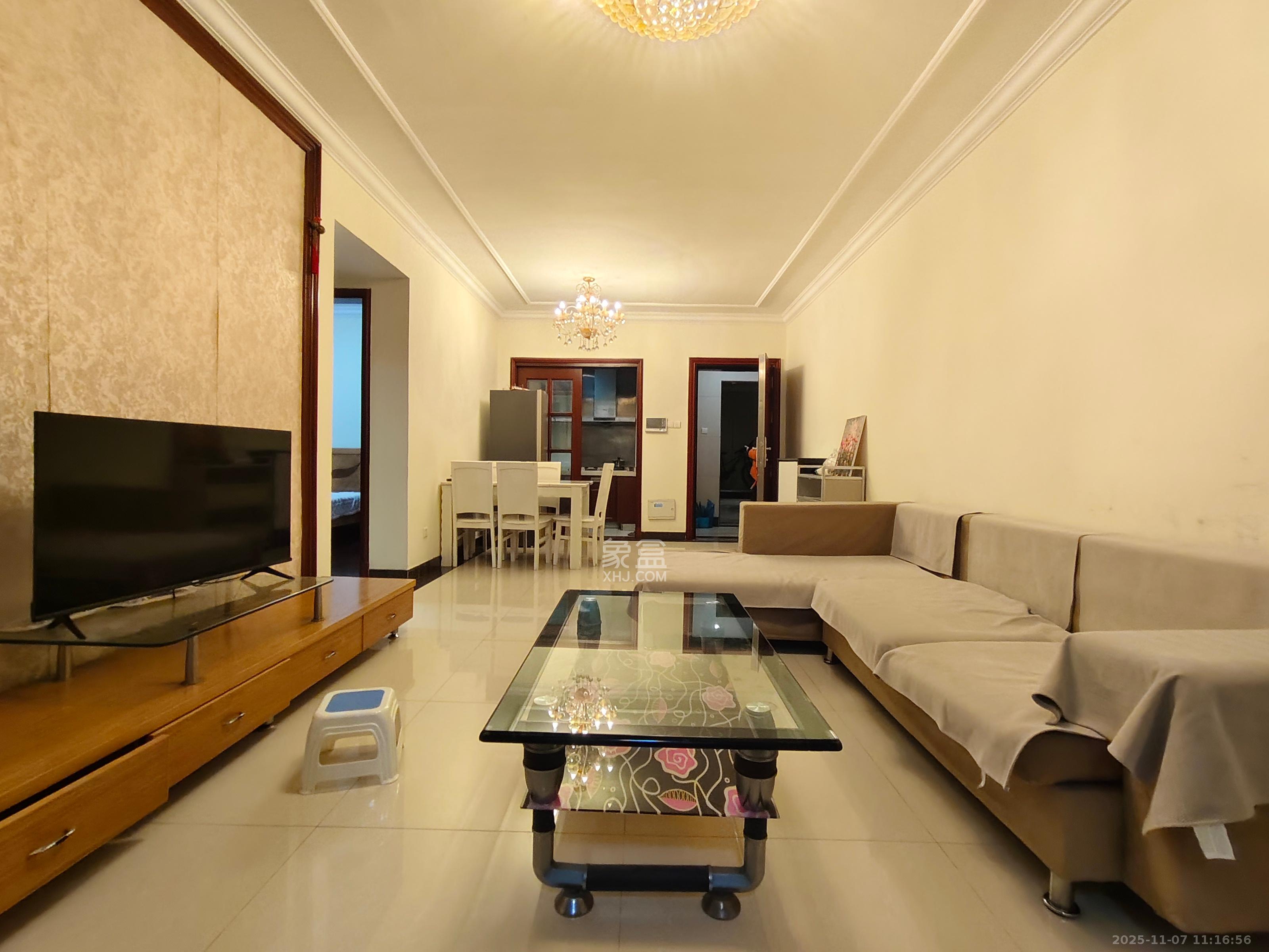 恒大华府 2室2厅1卫 1800.0元/月 恒大华府 2室2厅1卫 1800.0元/月室内图