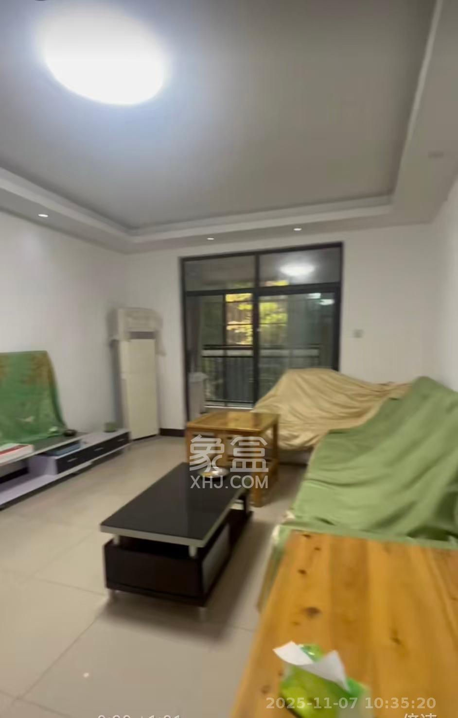 翡翠云天  3室2厅2卫    2500.0元/月室内图