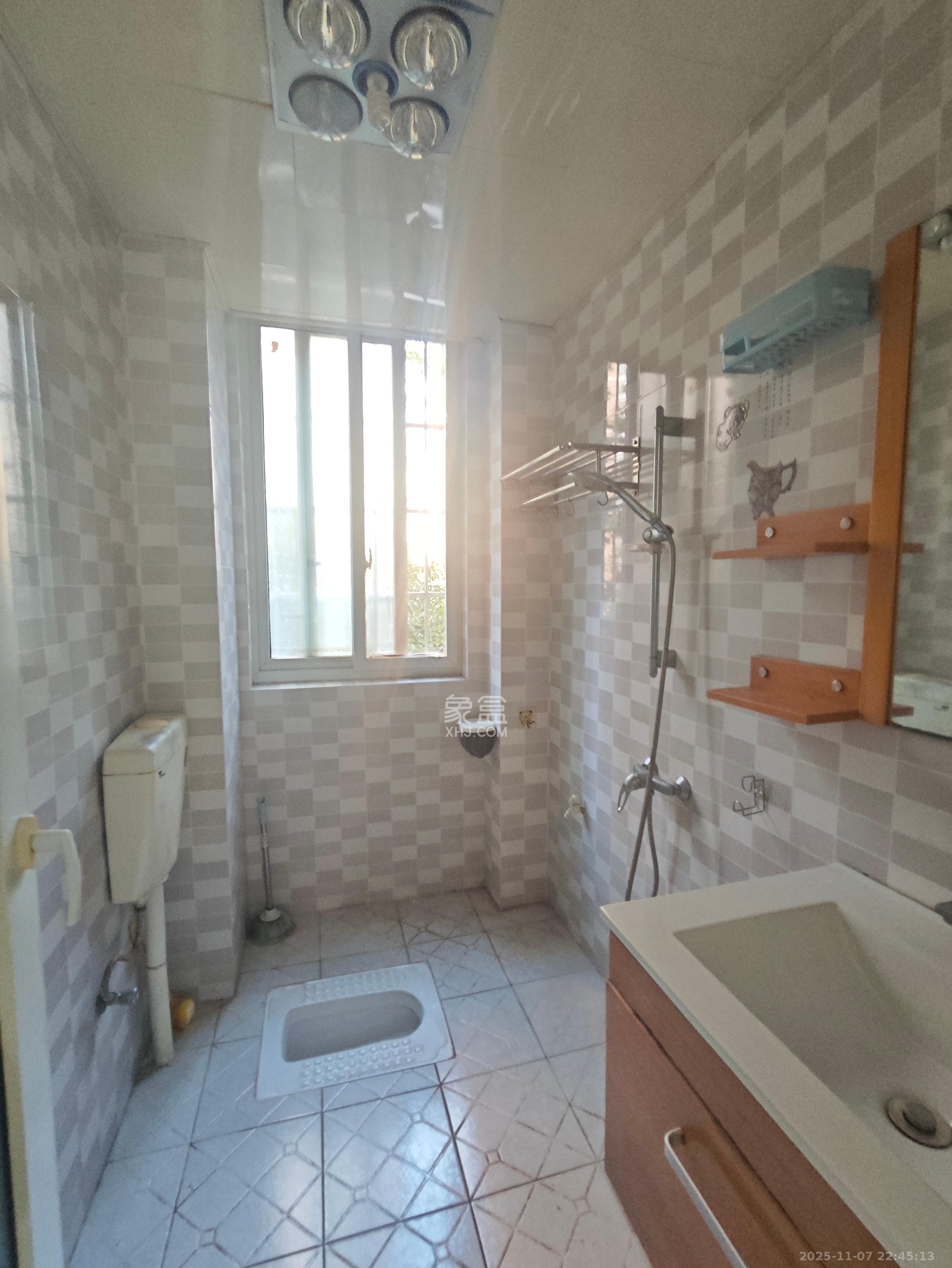 星城国际  2室2厅1卫    1300.0元/月室内图