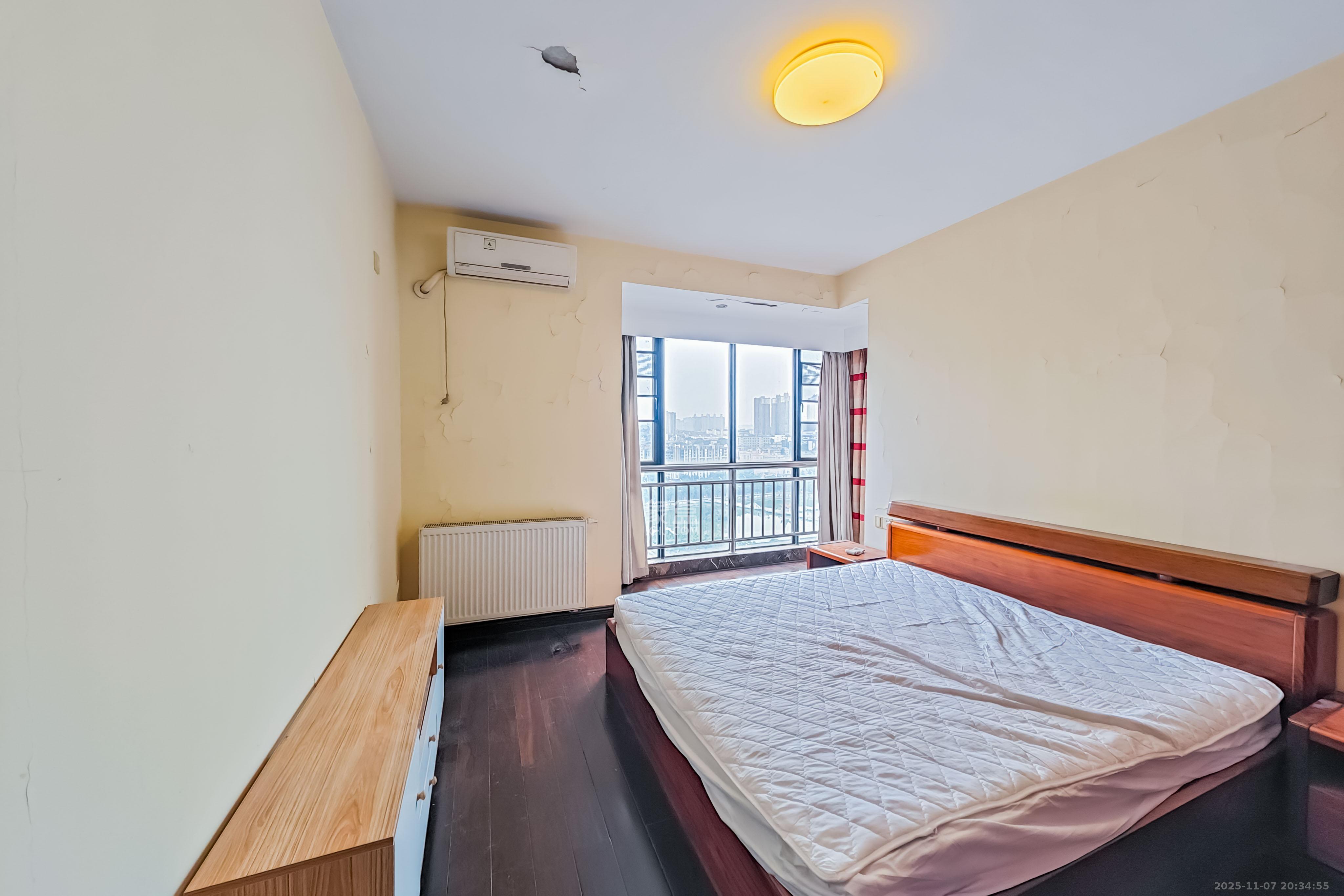 融科东南海 3室2厅1卫 93.8万 融科东南海 3室2厅1卫 93.8万卧室