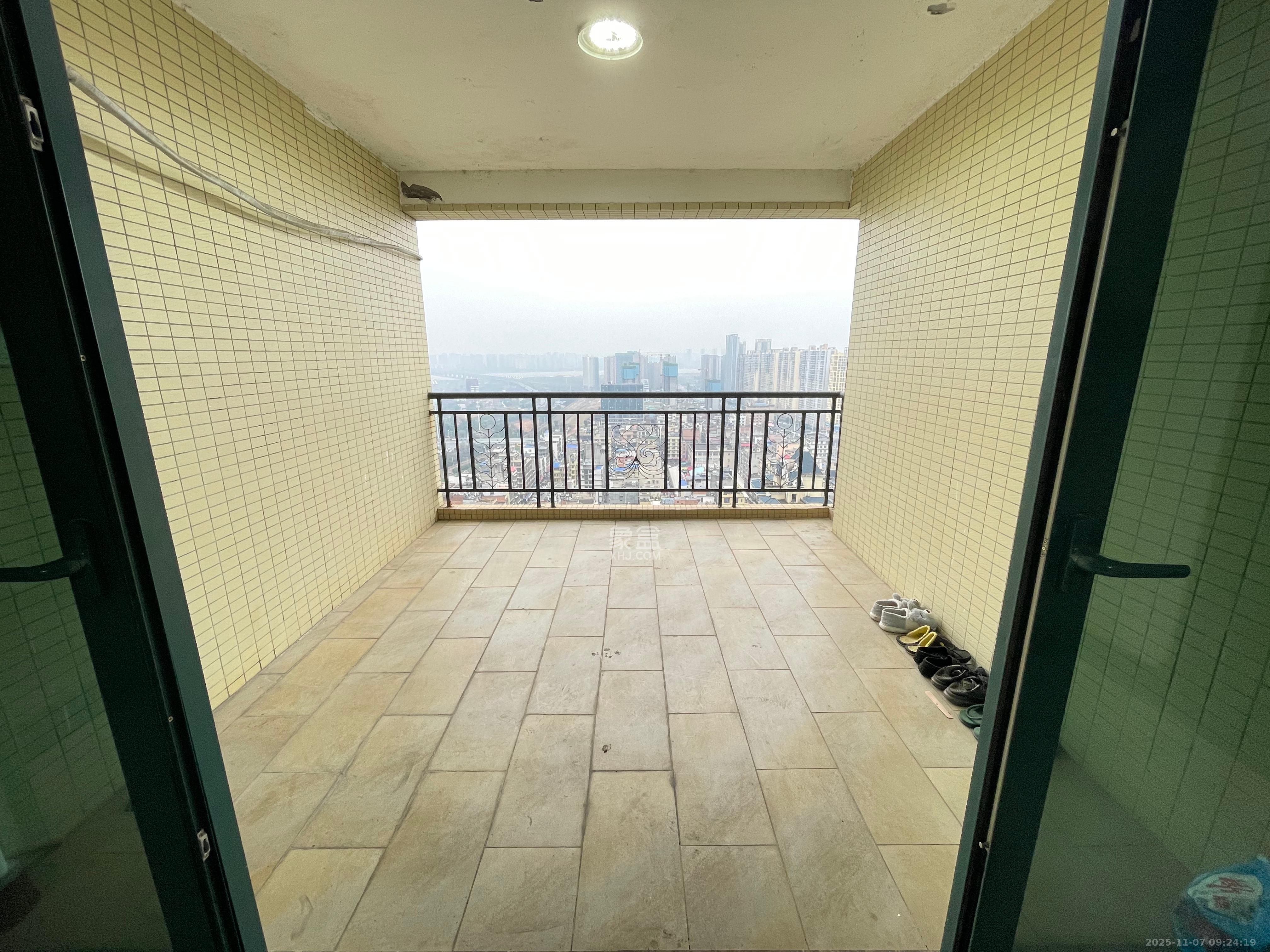 恒大名都 5室2厅4卫 3800.0元/月 恒大名都 5室2厅4卫 3800.0元/月室内图