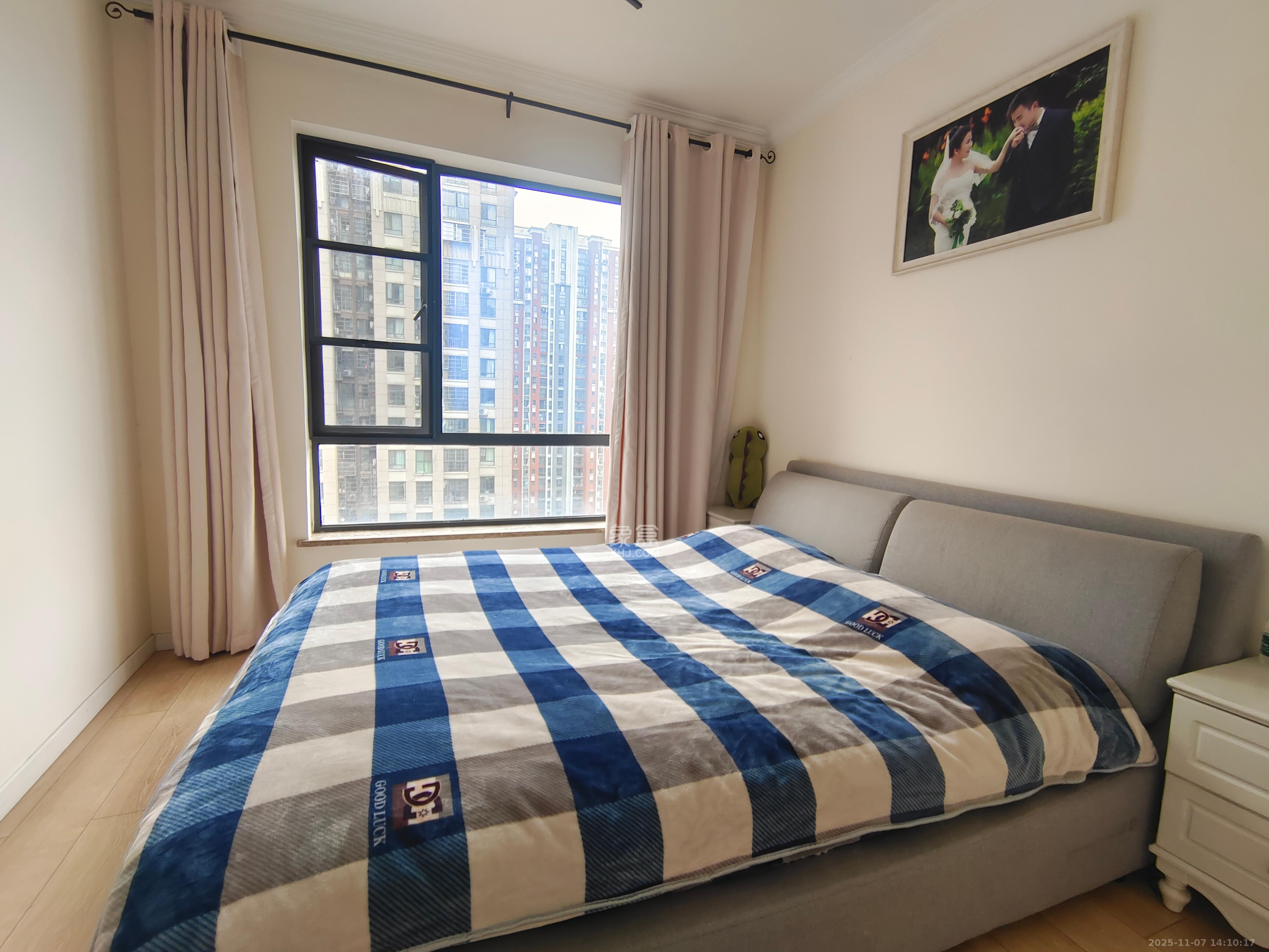 印山蓝色海岸 3室2厅2卫 2300.0元/月 印山蓝色海岸 3室2厅2卫 2300.0元/月室内图