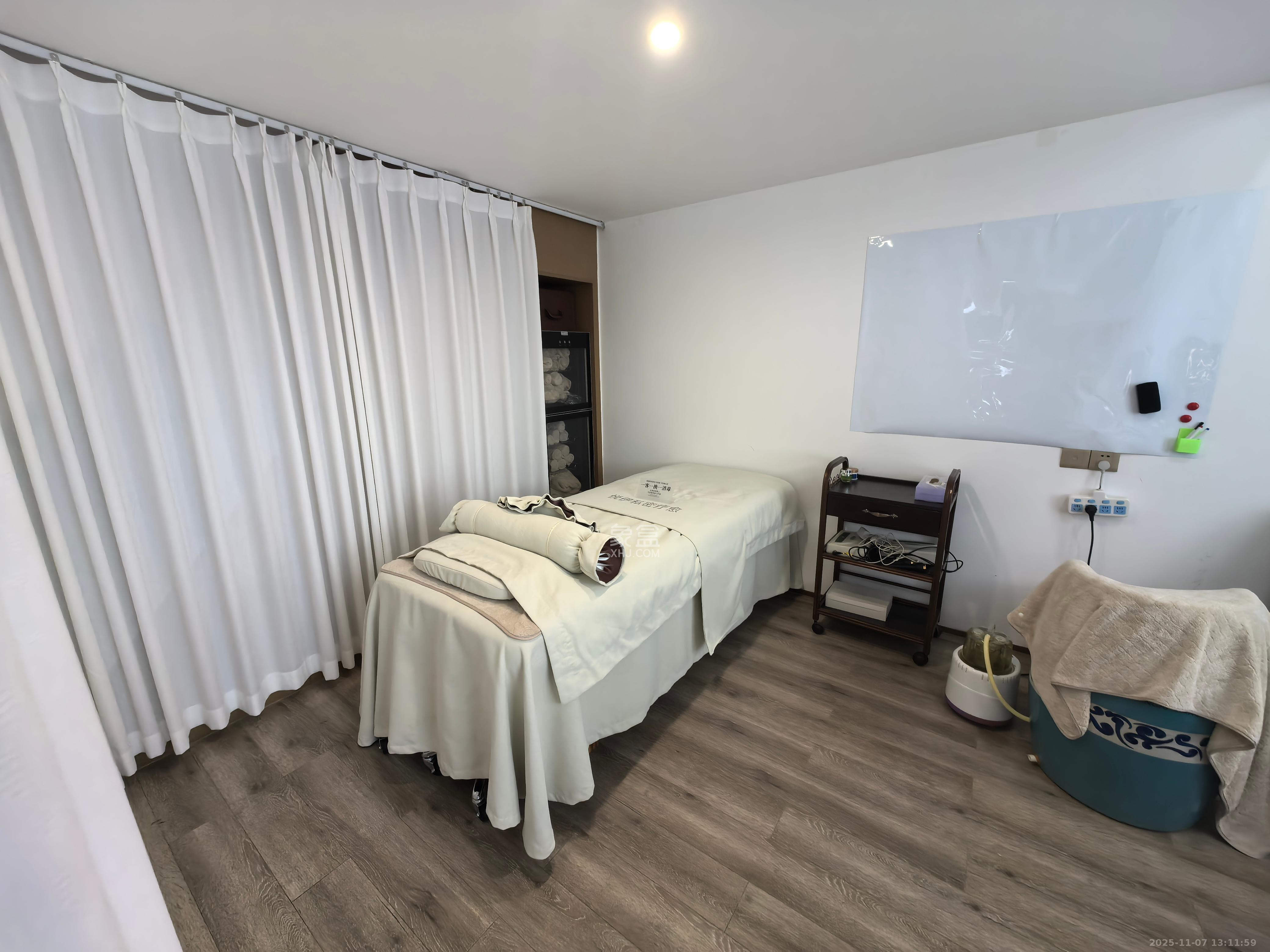 旺德府万象时代  2室2厅1卫    3200.0元/月室内图