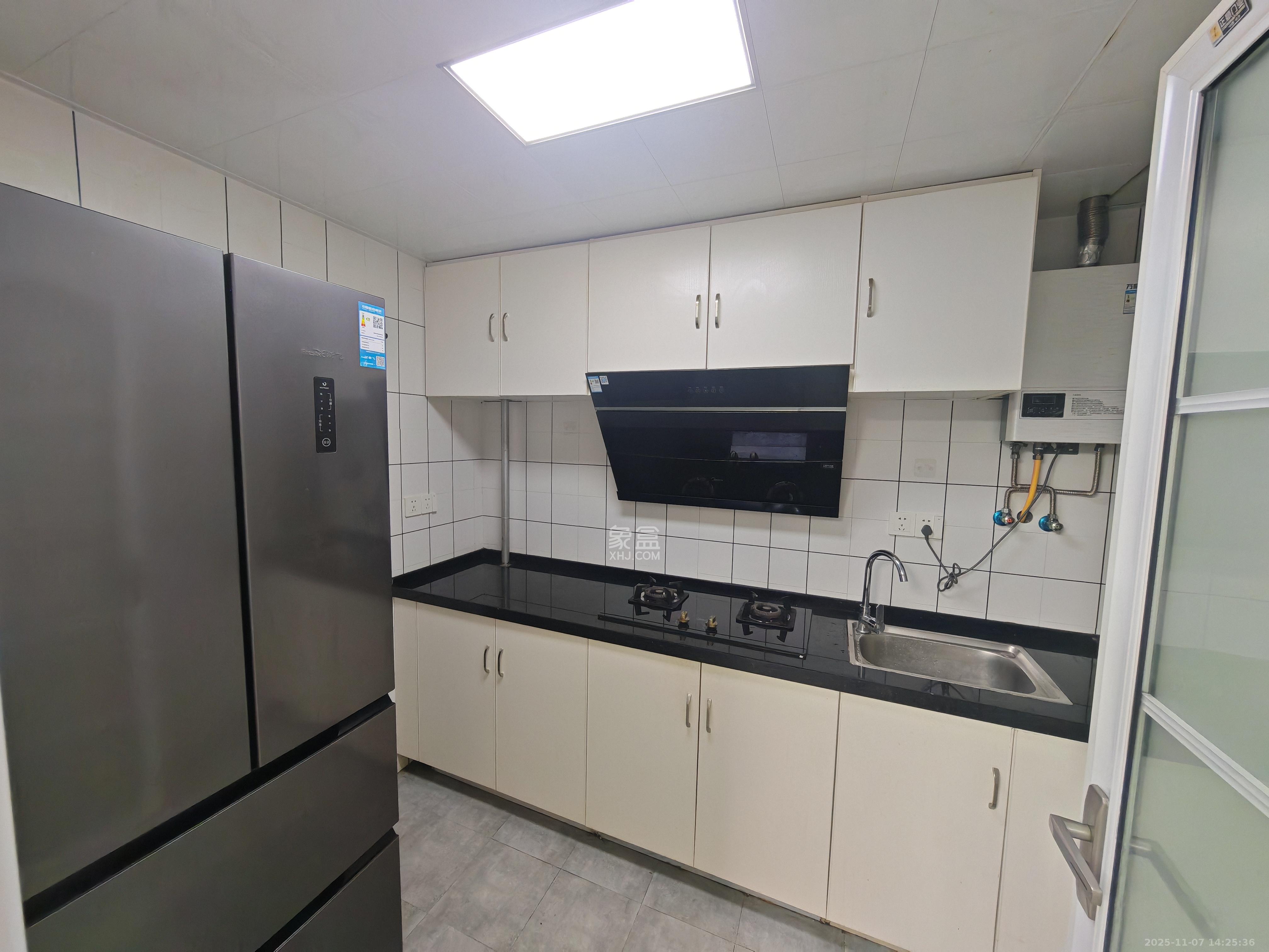 欧亚达国际广场 2室2厅1卫 2200.0元/月 欧亚达国际广场 2室2厅1卫 2200.0元/月室内图