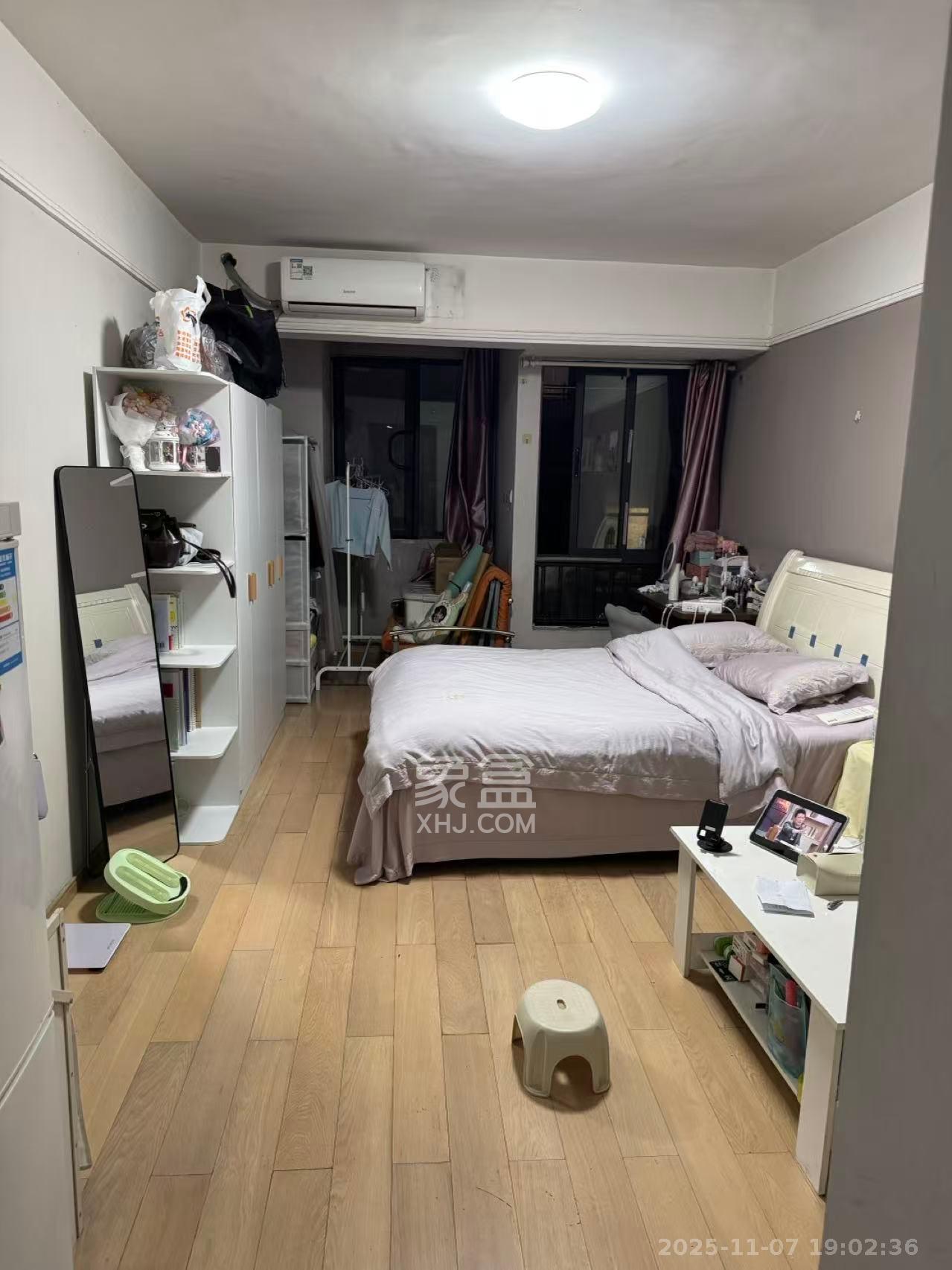 万科金色家园 1室1厅1卫 1300.0元/月 万科金色家园 1室1厅1卫 1300.0元/月室内图