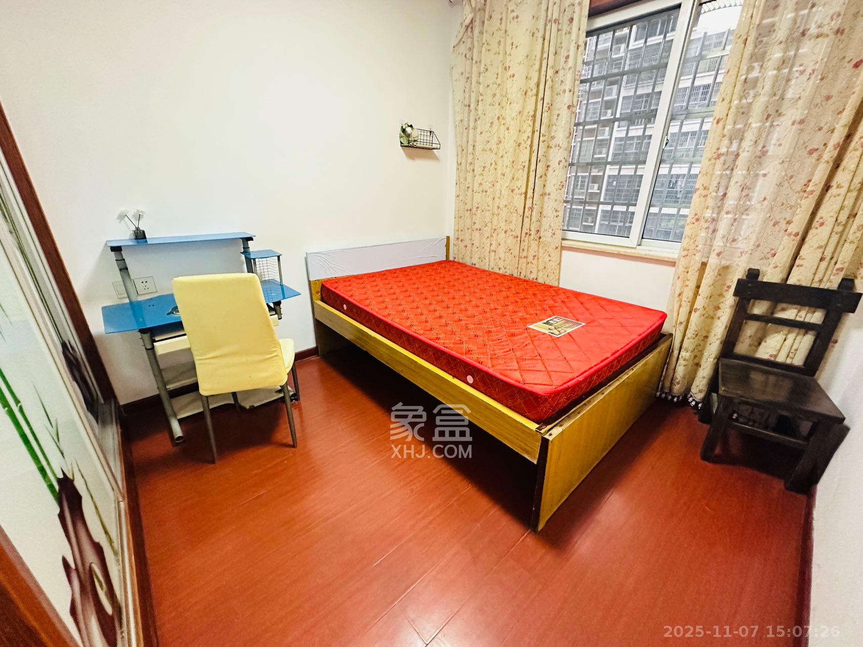 和馨园 3室1厅1卫 2200.0元/月 和馨园 3室1厅1卫 2200.0元/月室内图