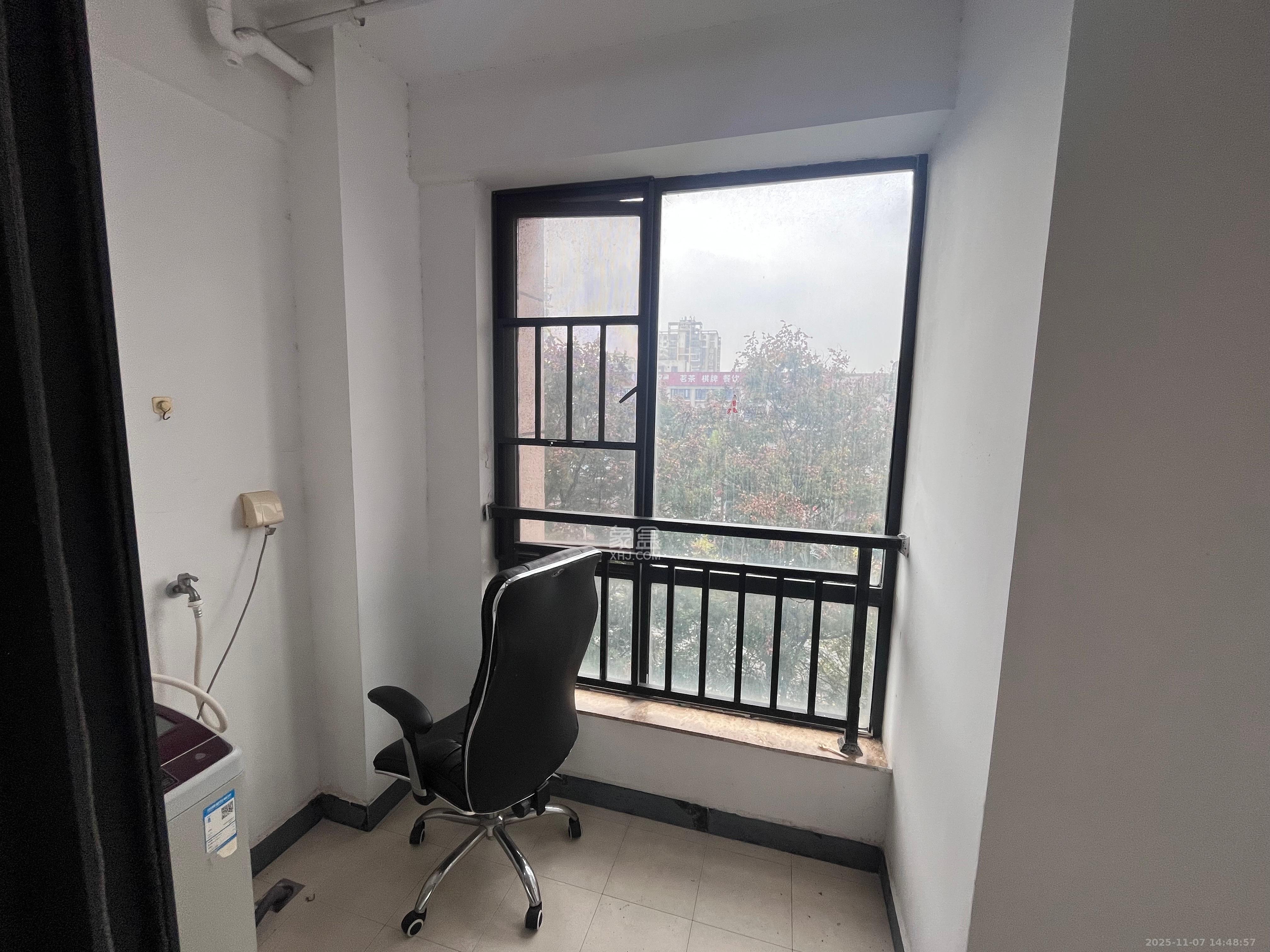 中建木莲工社 1室1厅1卫 1400.0元/月 中建木莲工社 1室1厅1卫 1400.0元/月室内图