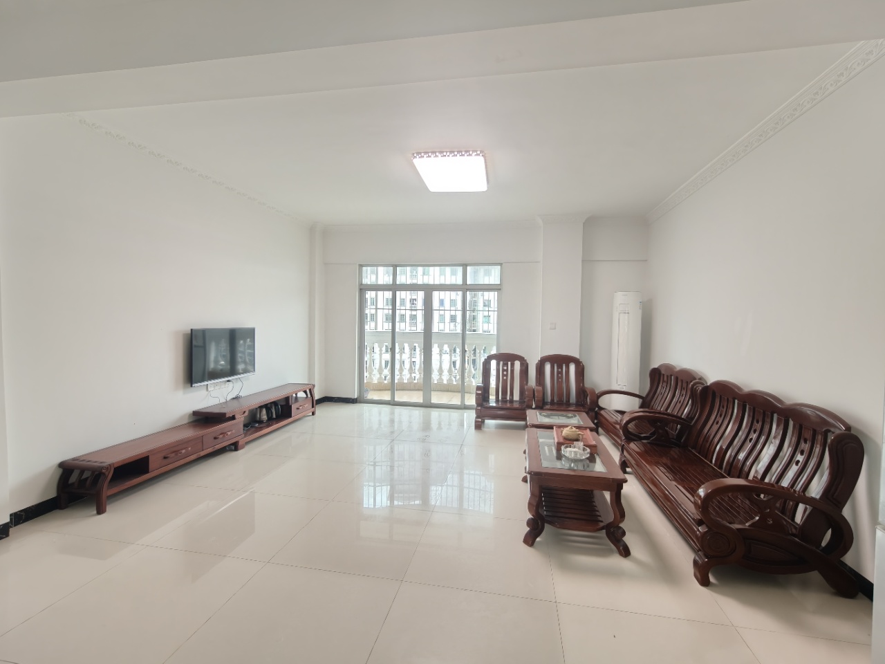 阳光巴洛克广场 3室2厅2卫 2500.0元/月 阳光巴洛克广场 3室2厅2卫 2500.0元/月室内图