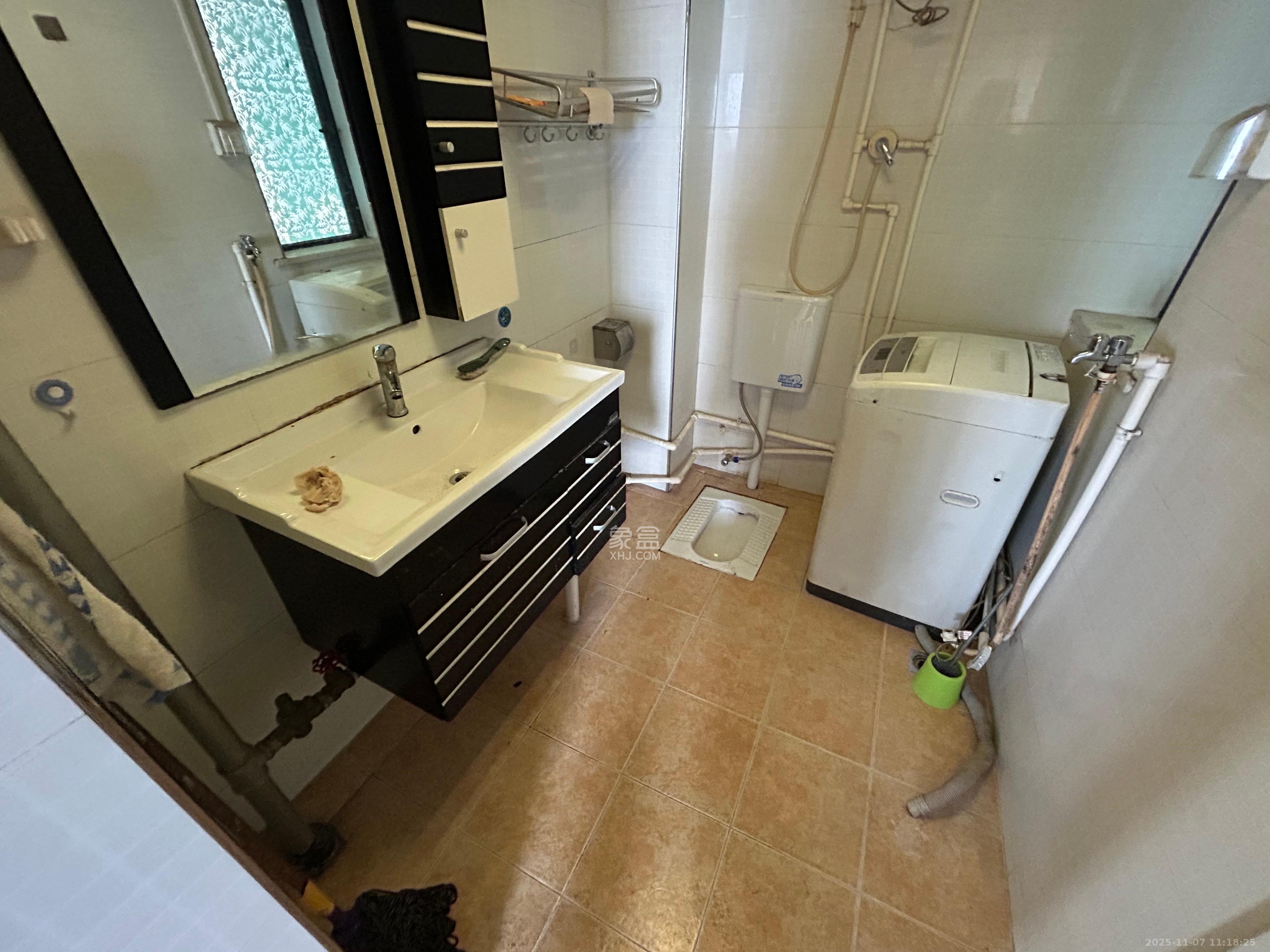 香江锦城  2室2厅1卫    2500.0元/月室内图