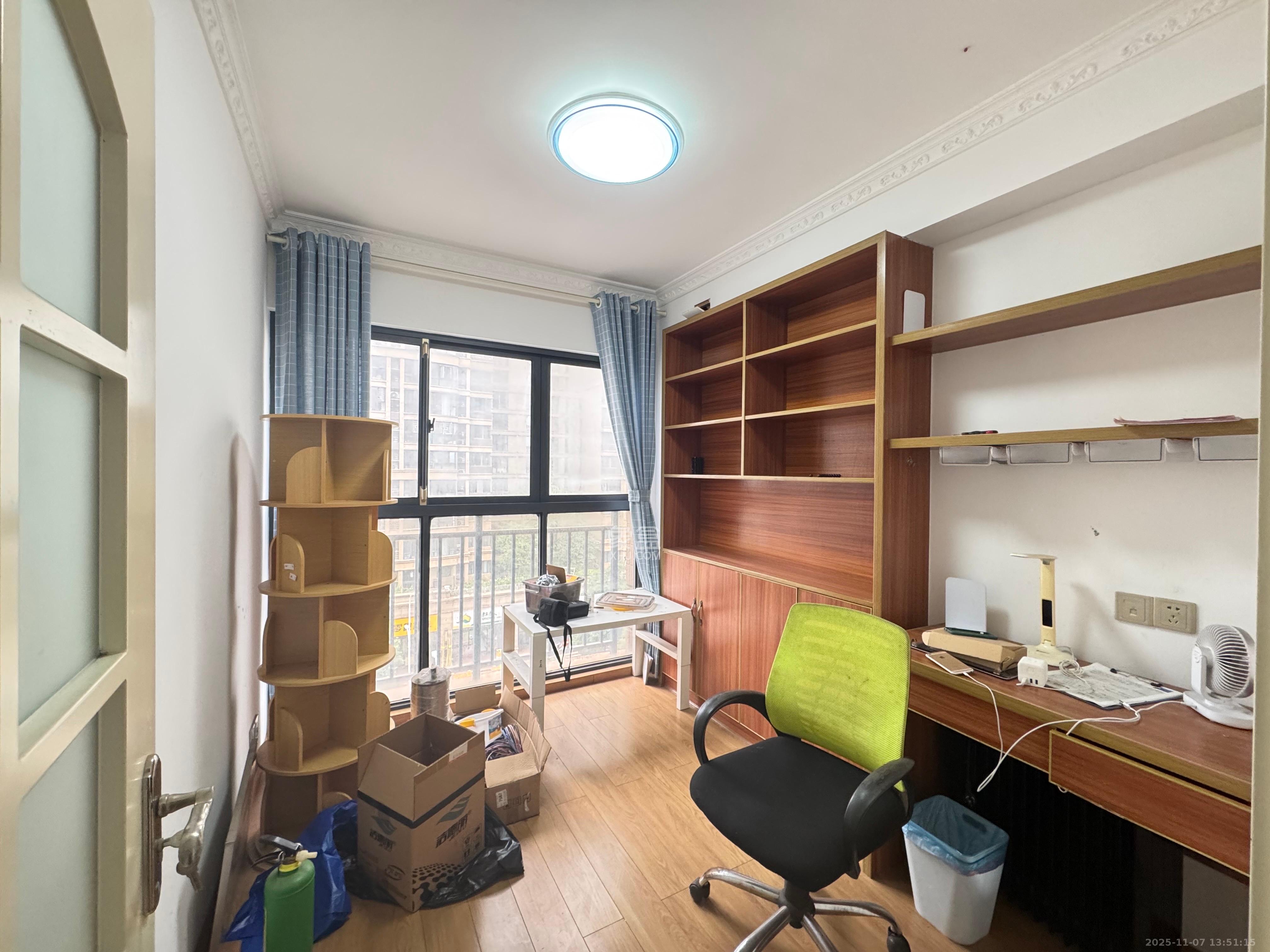 邦盛水岸御园  4室2厅2卫    2000.0元/月室内图