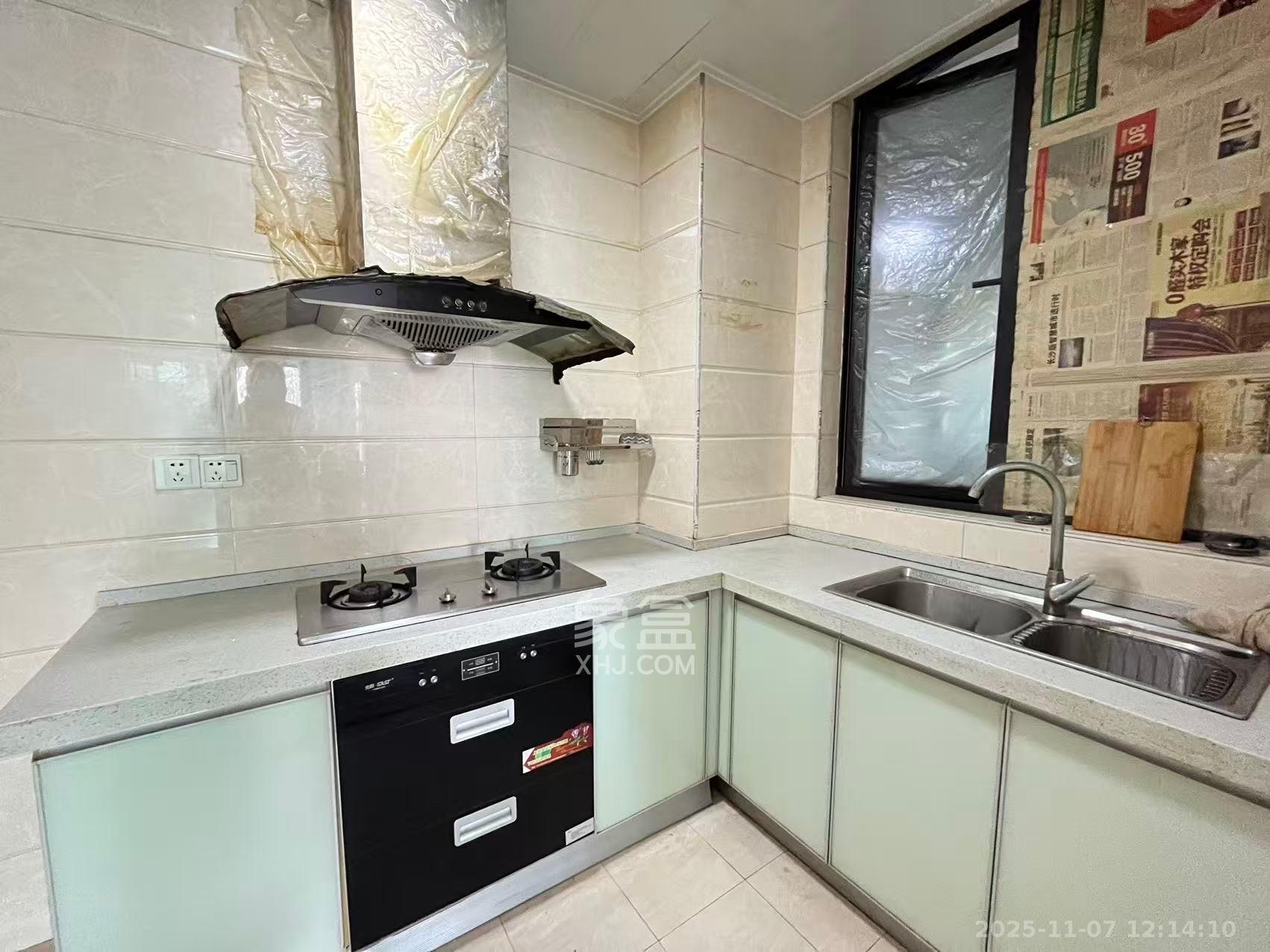 达美D6区  3室2厅2卫    2500.0元/月室内图