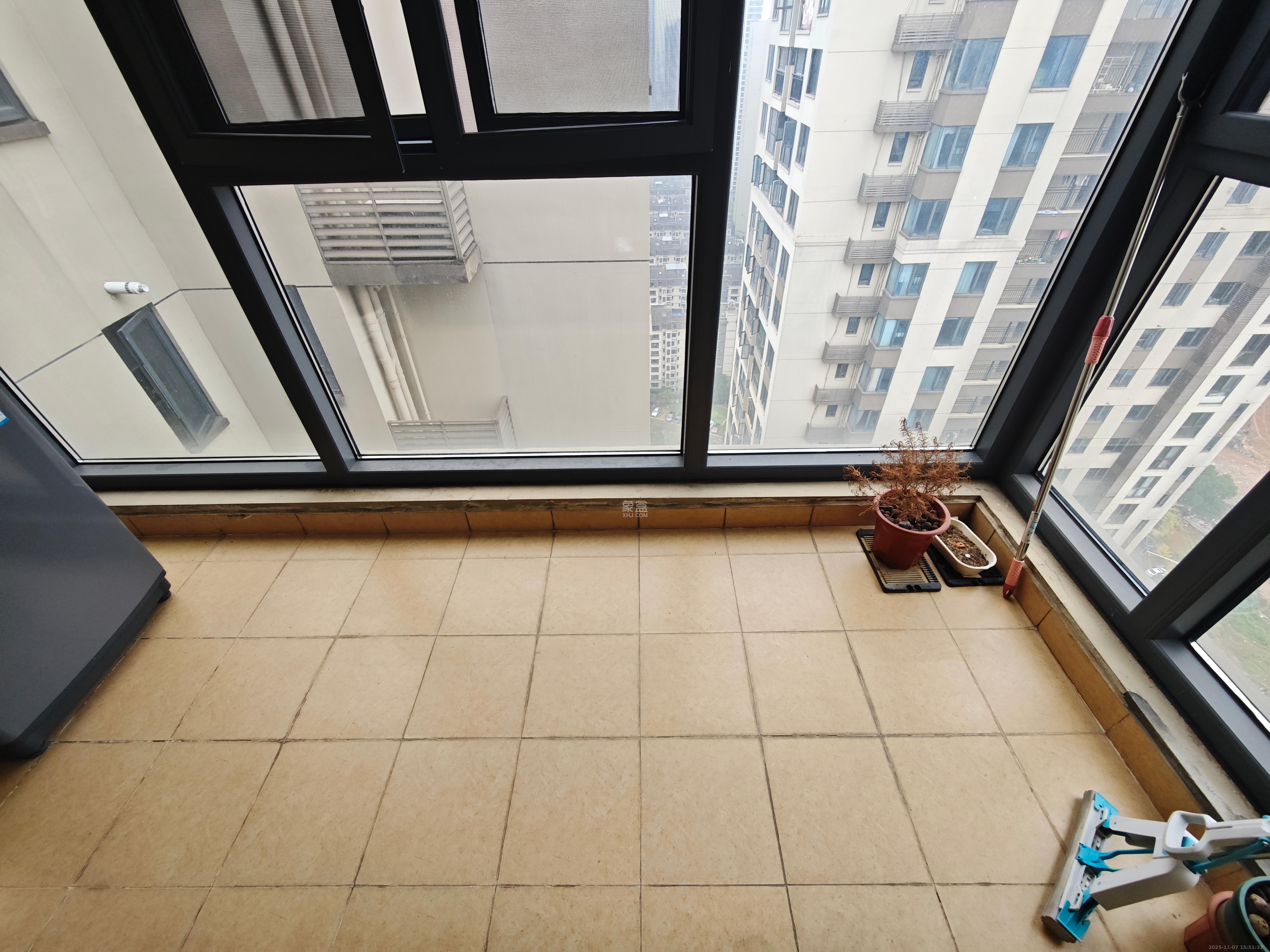 万科魅力之城观澜里  3室2厅1卫    2800.0元/月室内图