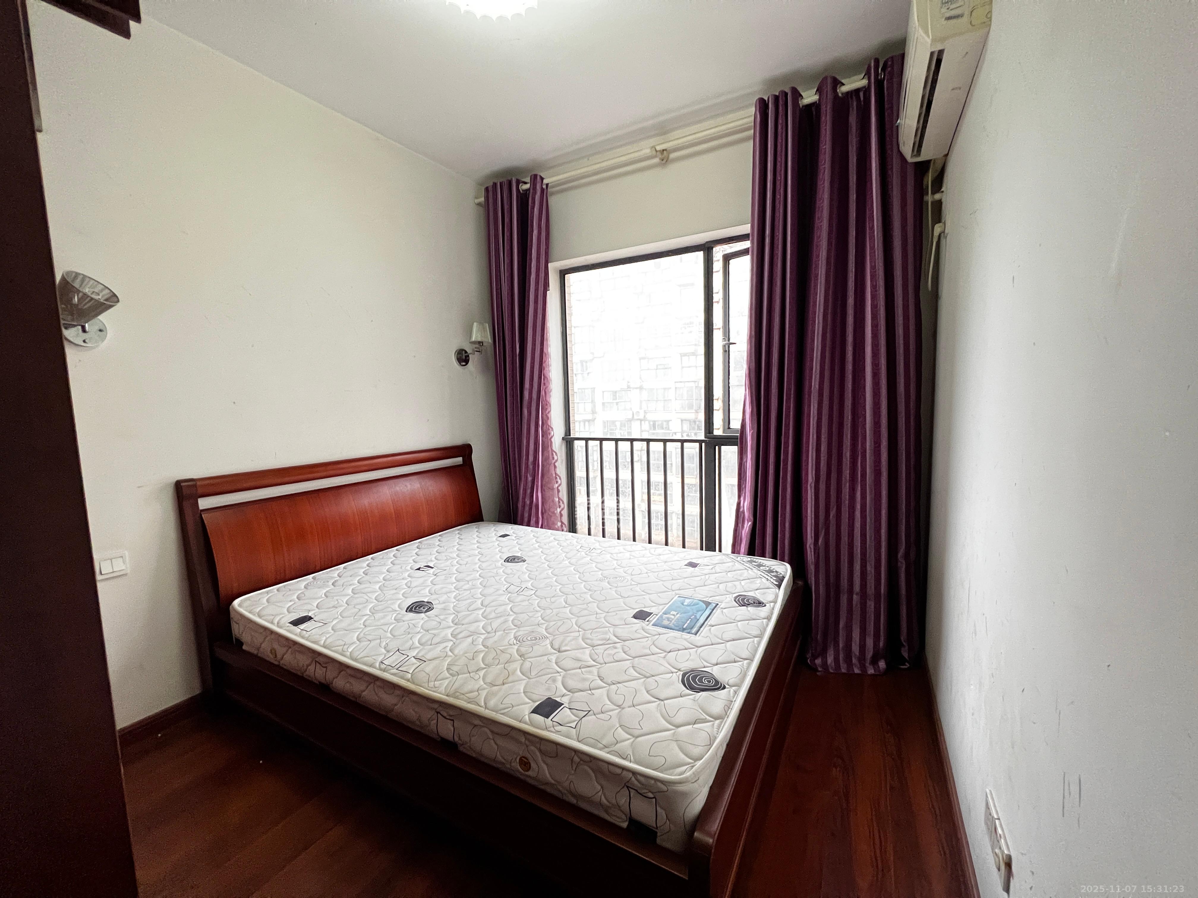 中城丽景香山园  2室2厅1卫    2800.0元/月室内图