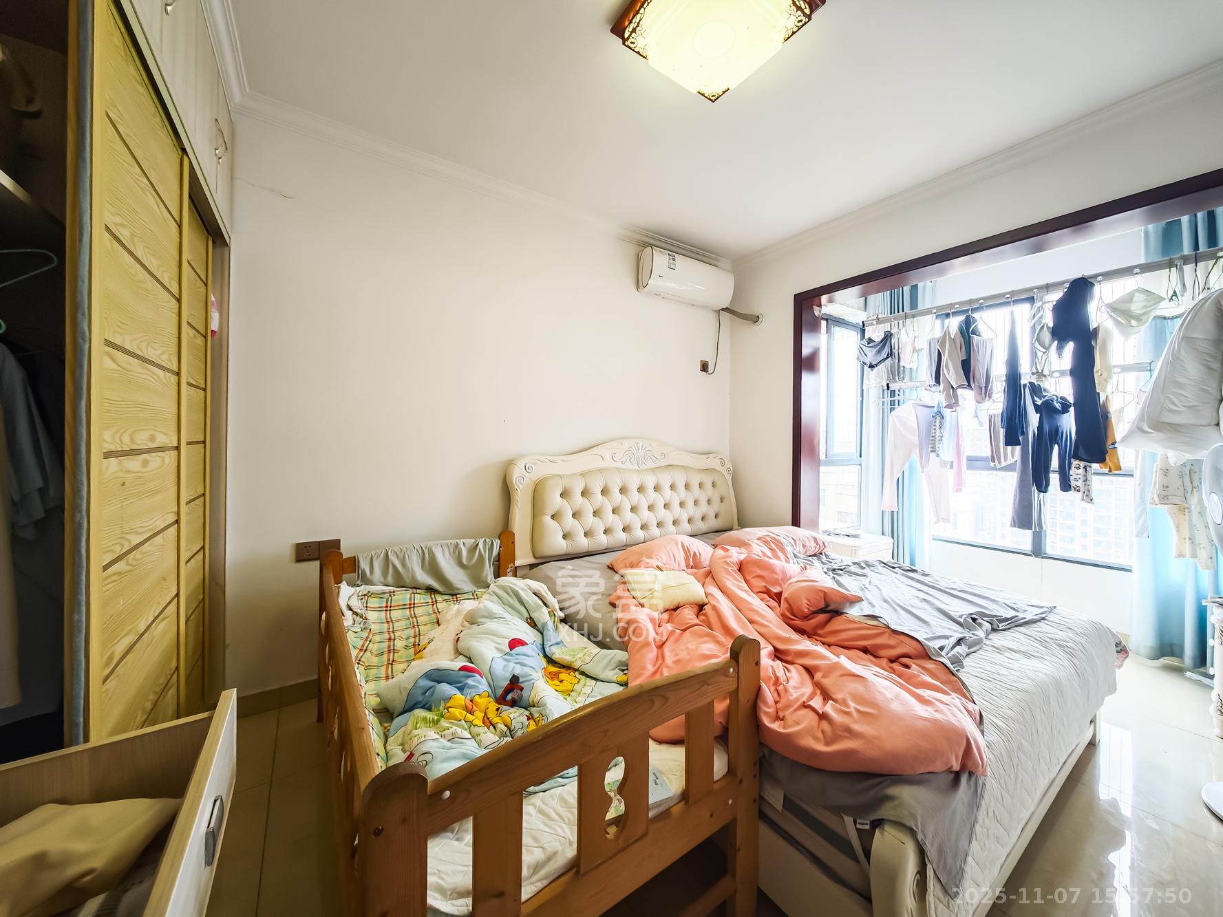 山语城二期 3室2厅1卫 65.0万 山语城二期 3室2厅1卫 65.0万卧室