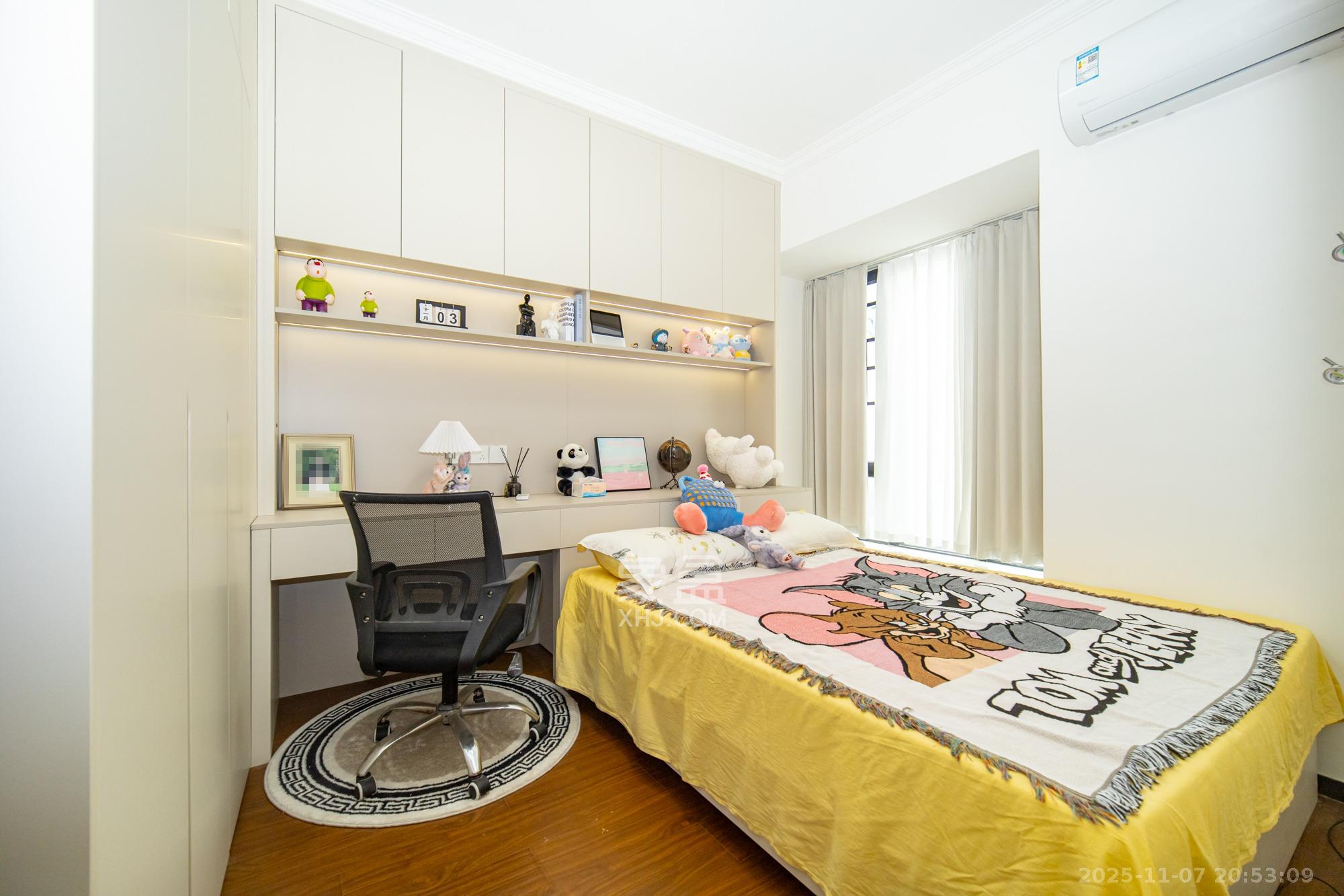 蓝山郡 3室2厅2卫 100.0万 蓝山郡 3室2厅2卫 100.0万卧室