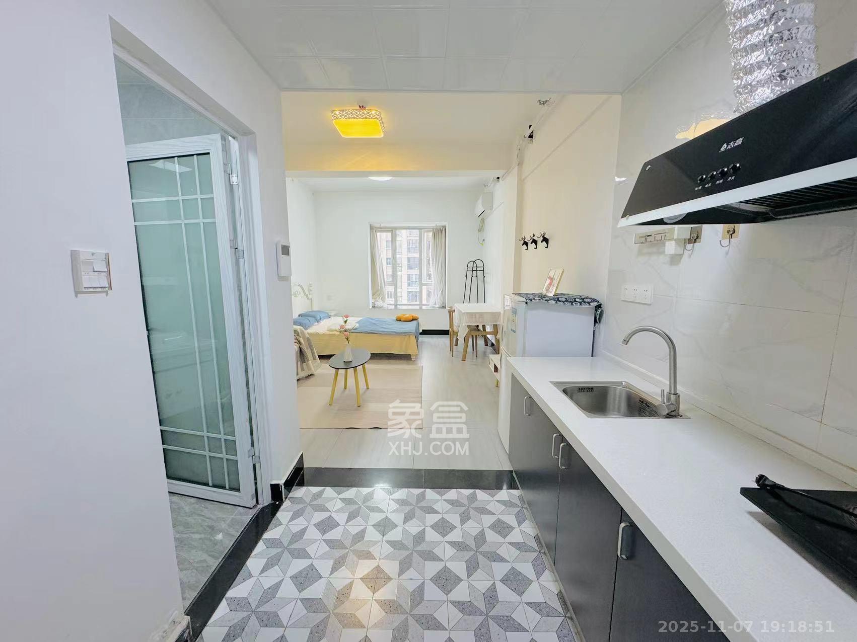 芙蓉万国城MOMA（卓越汇富苑）  1室1厅1卫    1200.0元/月室内图