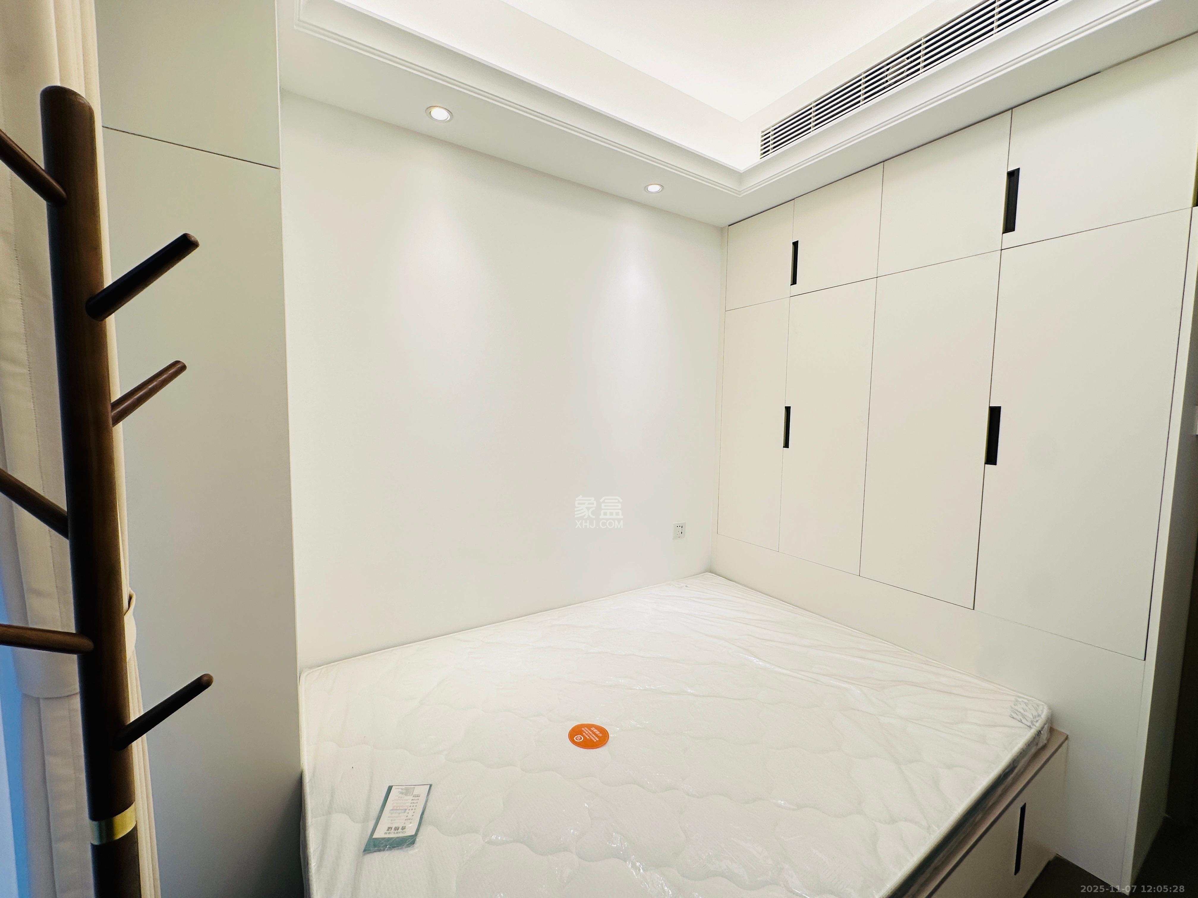 新力铂园（江山云著）  3室2厅1卫    4200.0元/月室内图