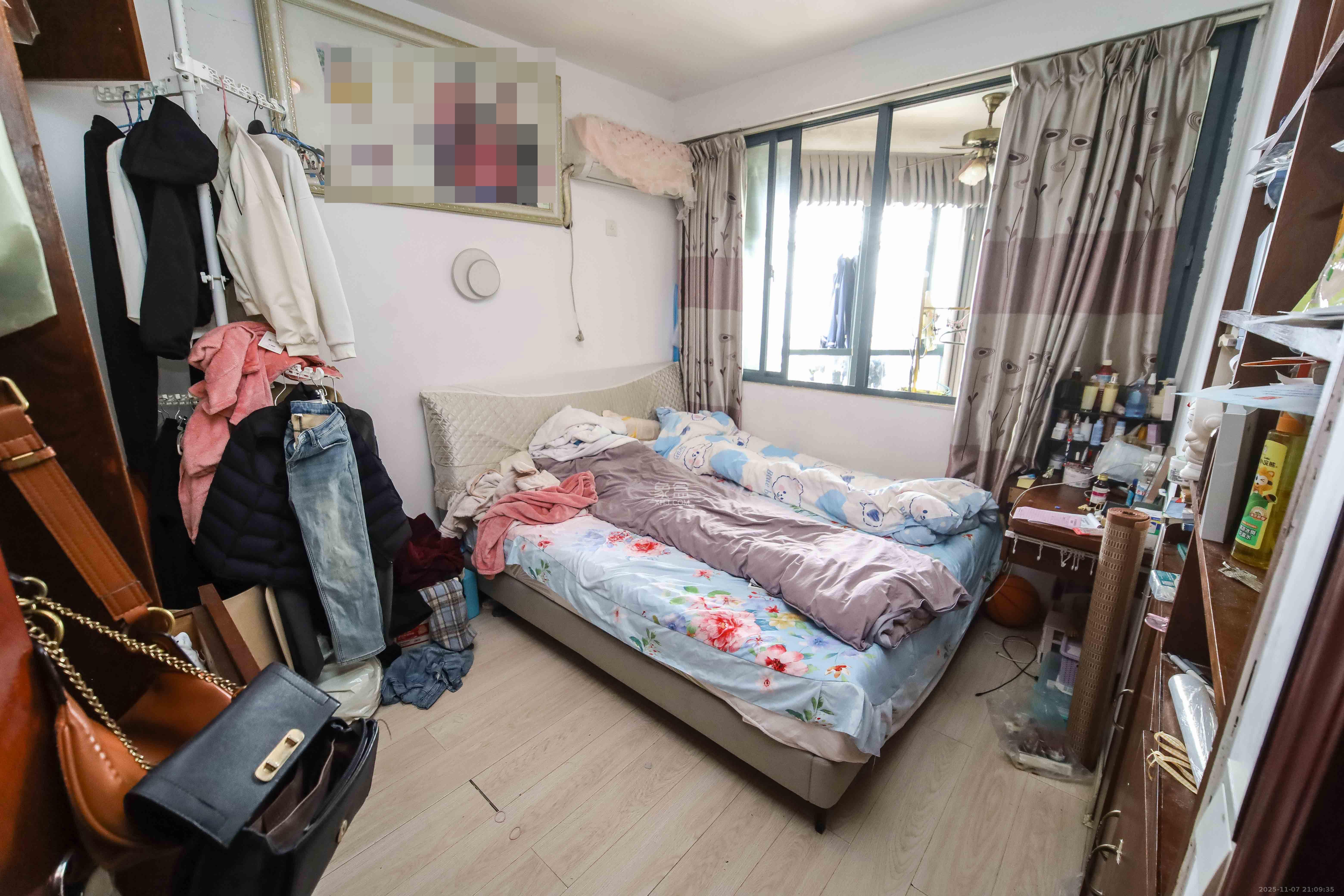 东方银座(东方摩卡) 4室0厅0卫 43.8万 东方银座(东方摩卡) 4室0厅0卫 43.8万卧室