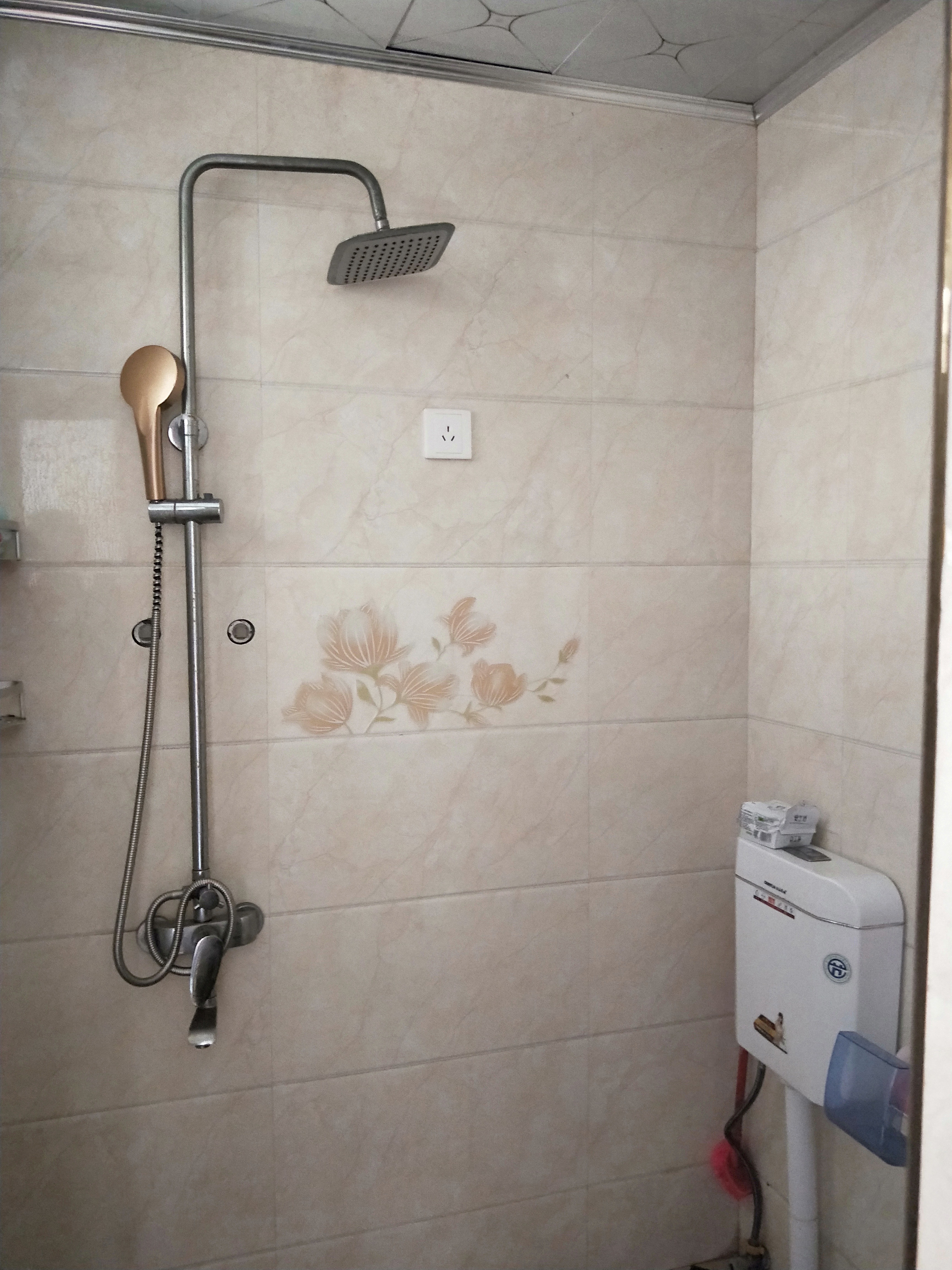 凤翔花园(A区) 2室2厅1卫 1700.0元/月 凤翔花园(A区) 2室2厅1卫 1700.0元/月室内图