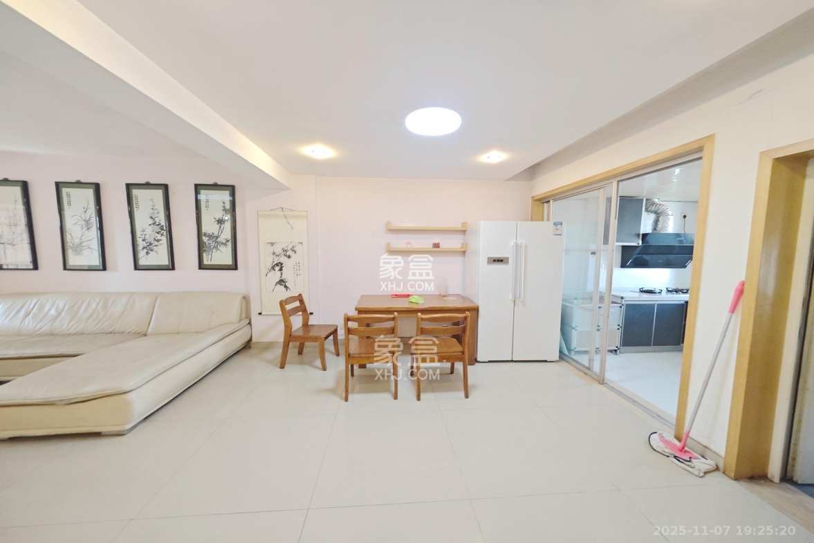 官塘公寓 3室2厅2卫 2000.0元/月 官塘公寓 3室2厅2卫 2000.0元/月室内图