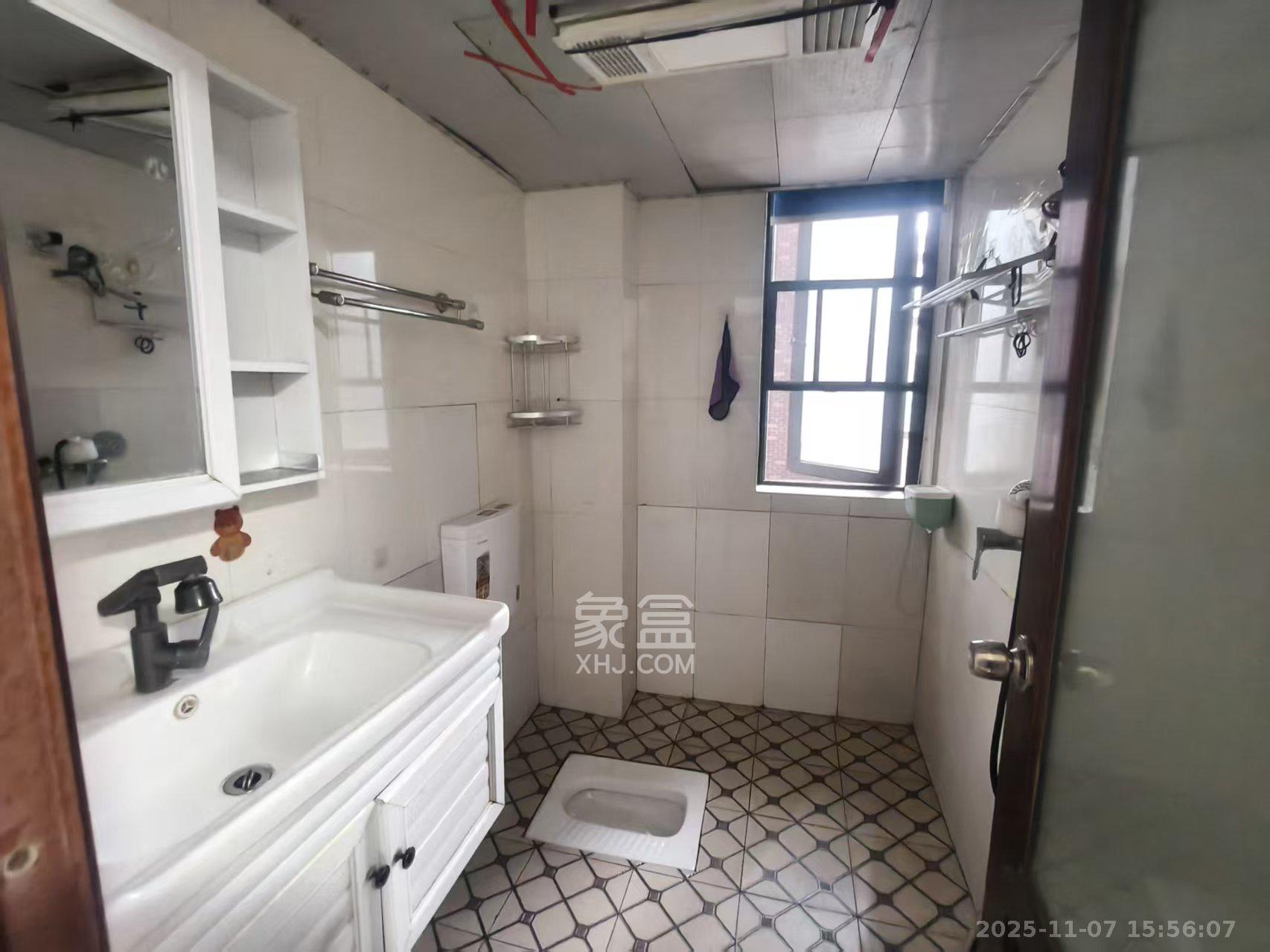 大为时代家园  3室2厅1卫    1700.0元/月室内图