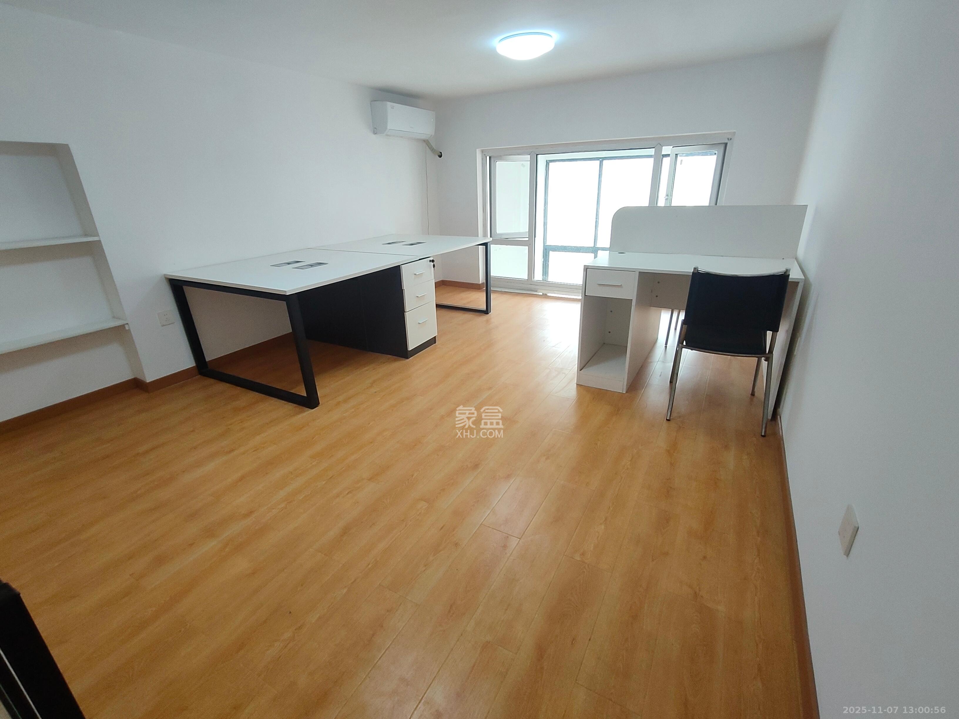 金科时代中心 3室1厅1卫 2500.0元/月 金科时代中心 3室1厅1卫 2500.0元/月室内图