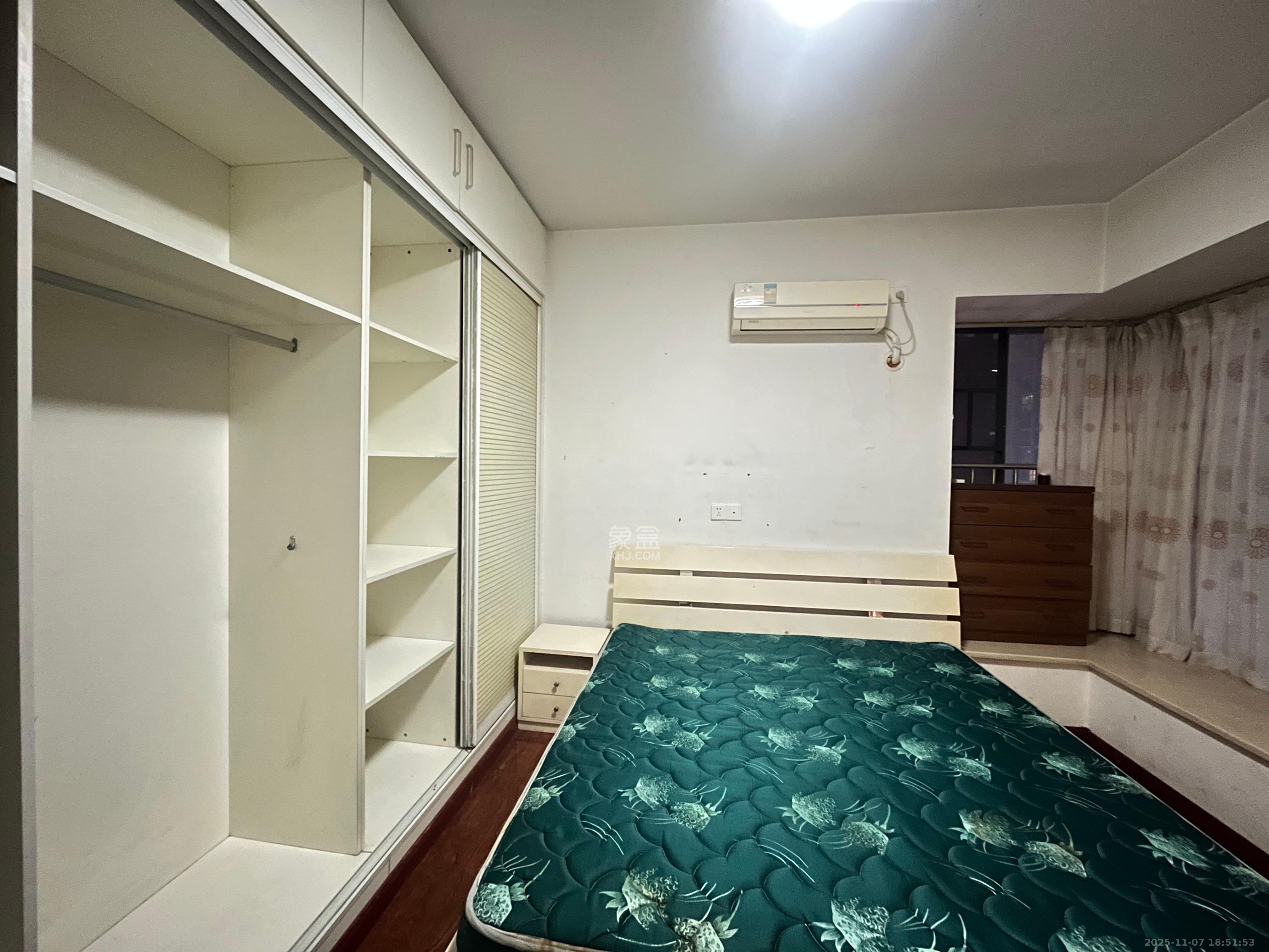 银港水晶城 2室2厅1卫 2200.0元/月 银港水晶城 2室2厅1卫 2200.0元/月室内图