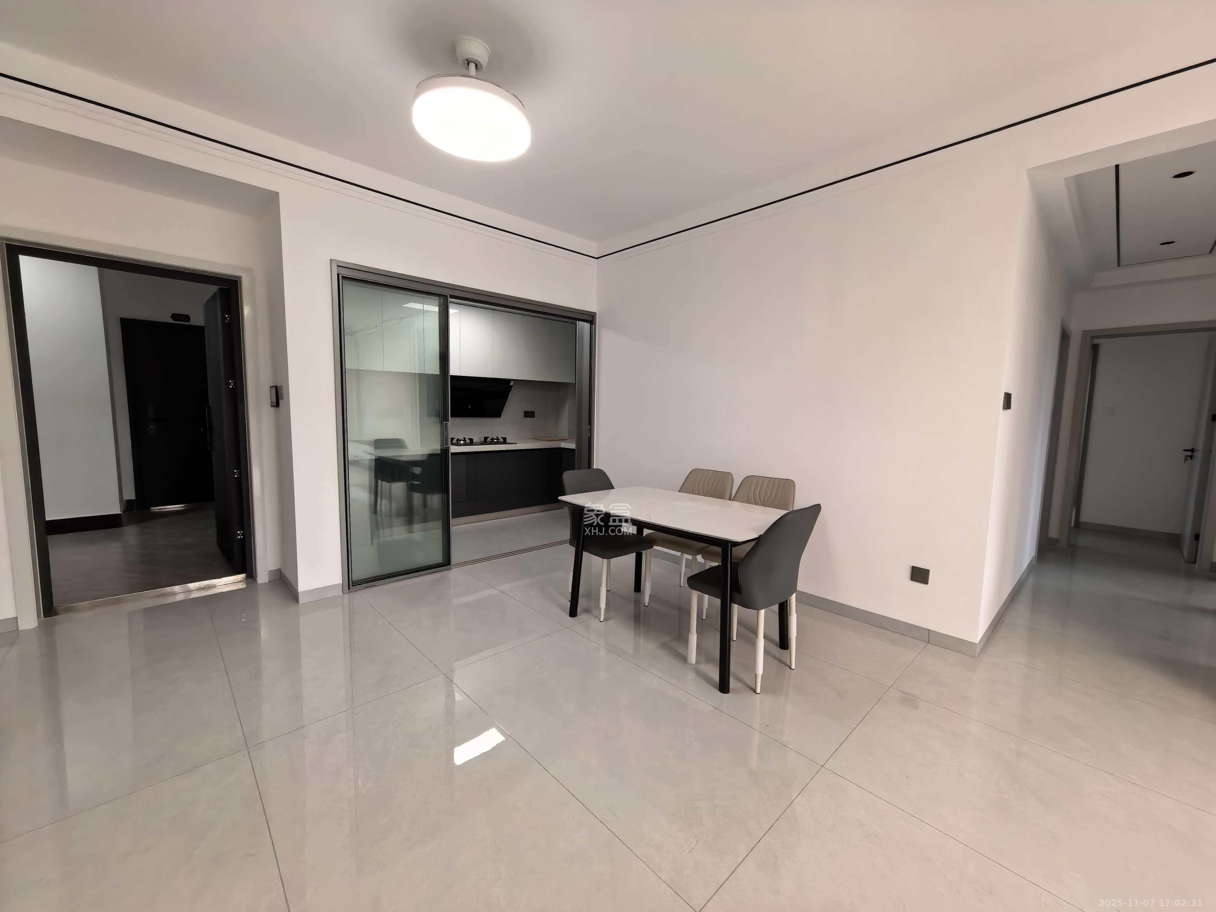 杏梨苑 3室1厅1卫 2300.0元/月 杏梨苑 3室1厅1卫 2300.0元/月室内图