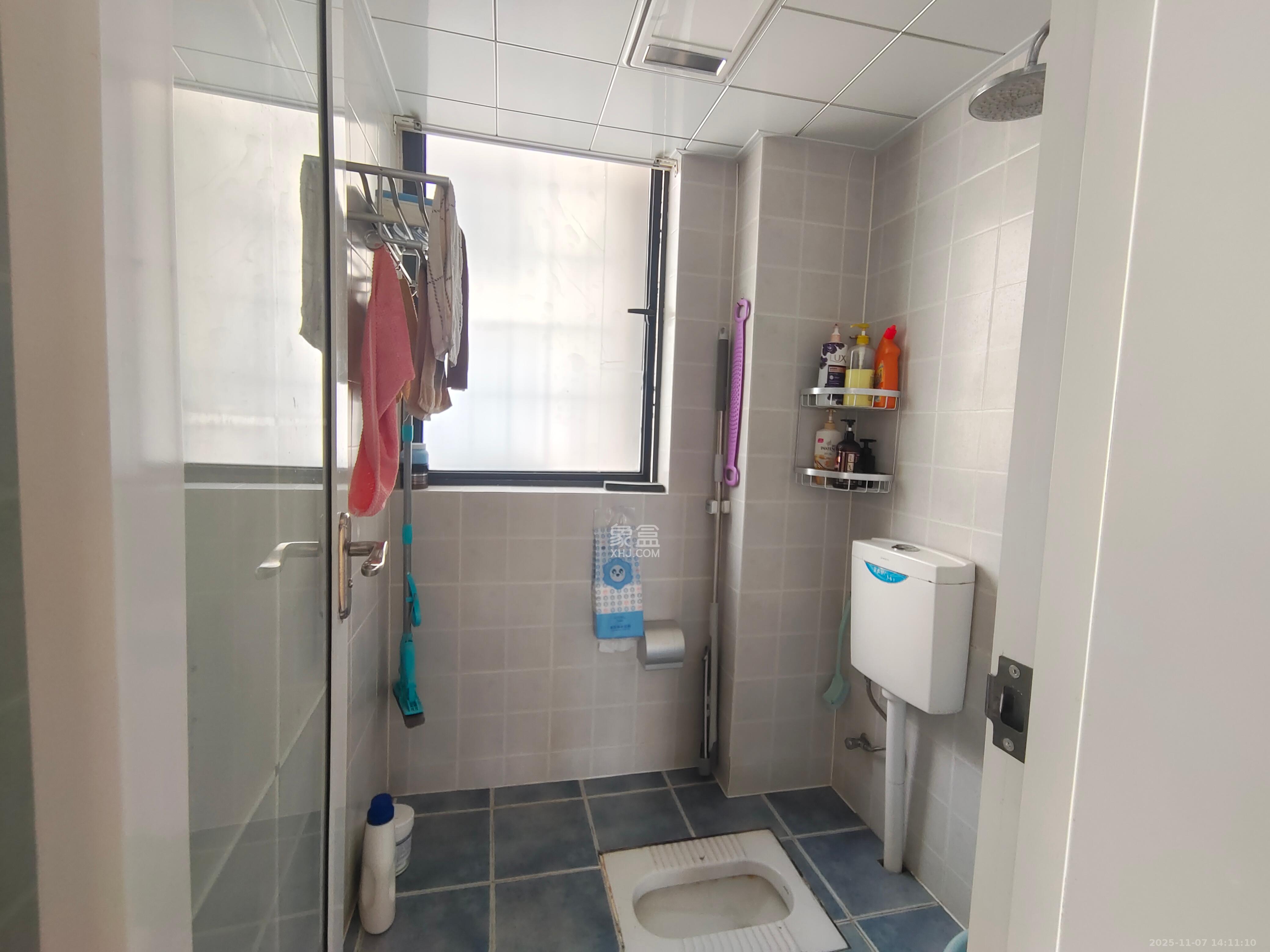 印山蓝色海岸 3室2厅2卫 2300.0元/月 印山蓝色海岸 3室2厅2卫 2300.0元/月室内图