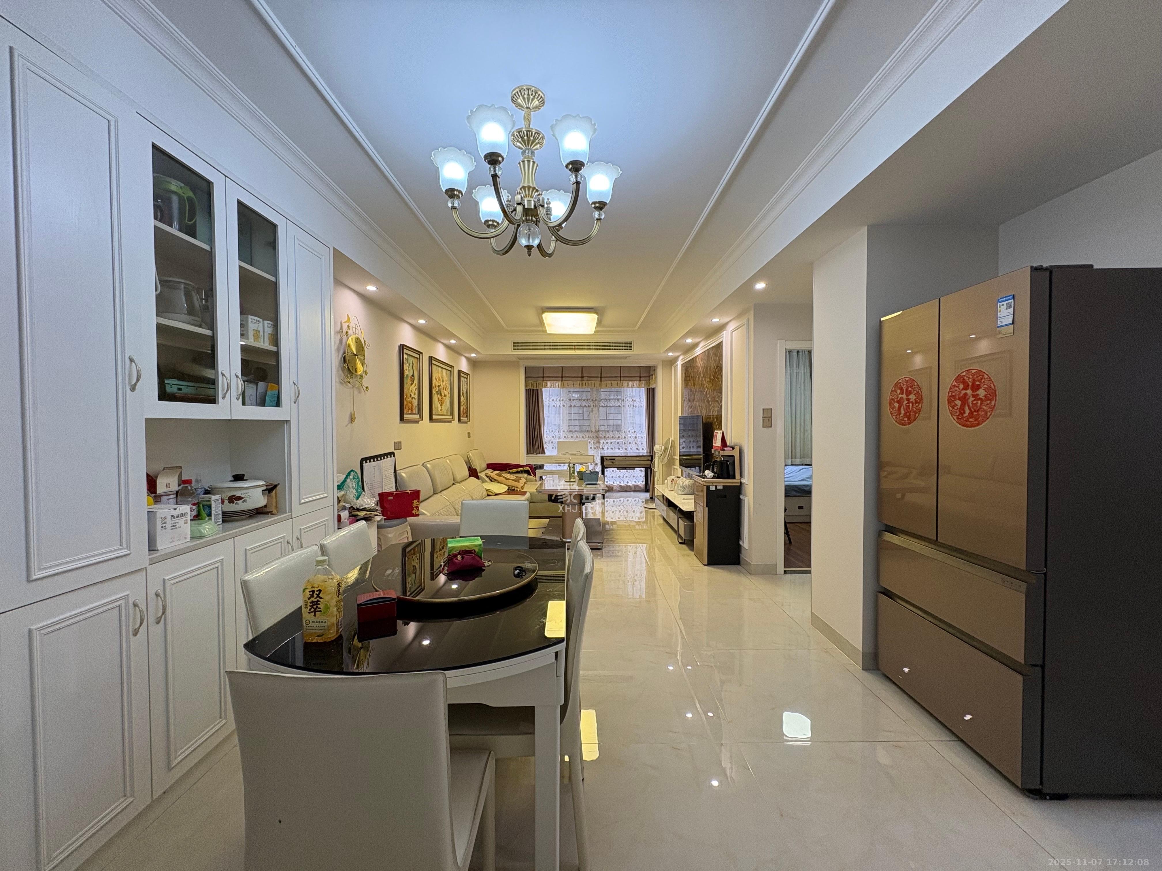 芙蓉万国城MOMA（卓越汇富苑）  3室2厅2卫    3000.0元/月室内图