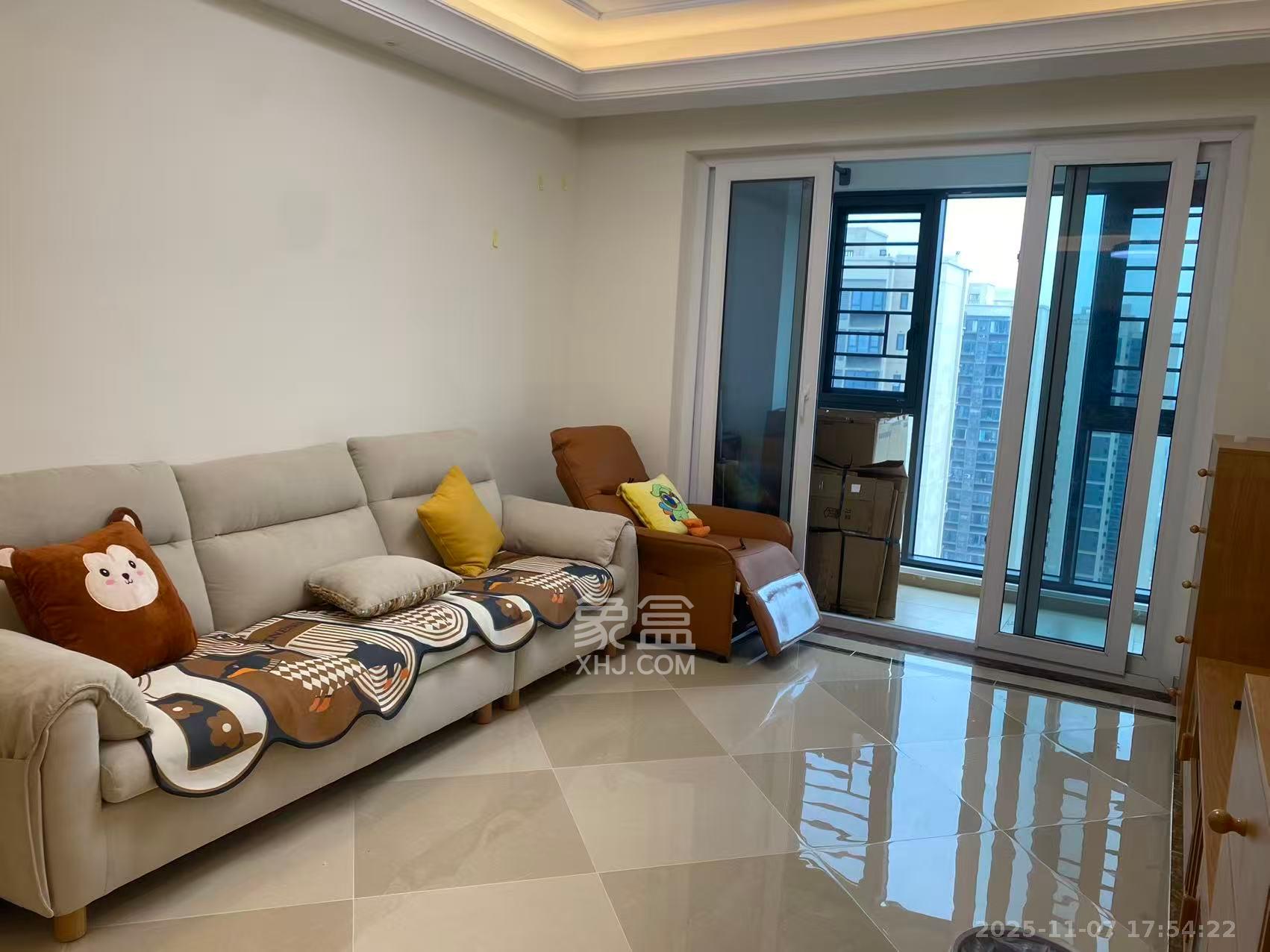 金科集美天辰  3室2厅2卫    2500.0元/月