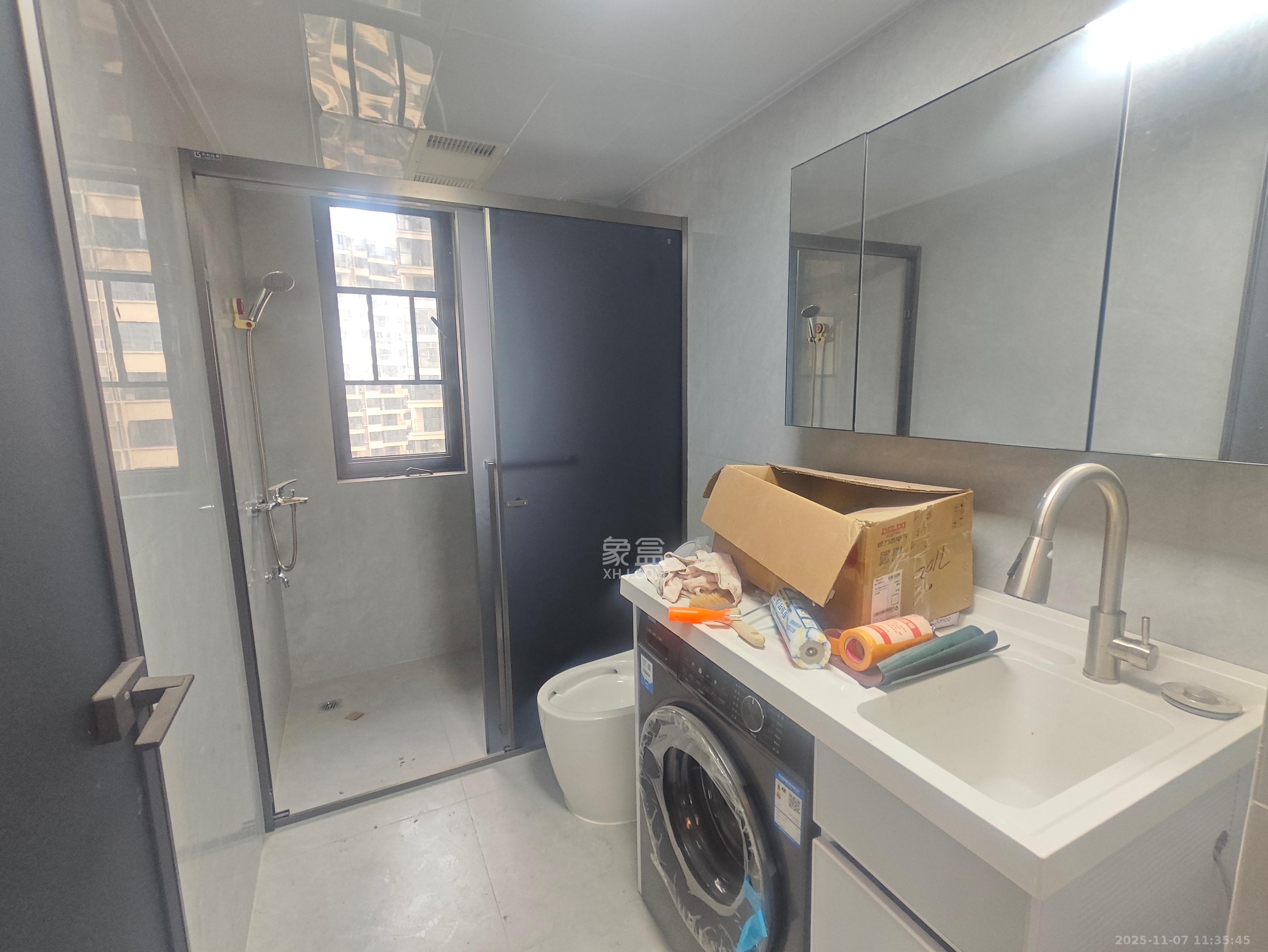 岭福家苑(天心佳苑) 3室2厅2卫 3600.0元/月 岭福家苑(天心佳苑) 3室2厅2卫 3600.0元/月室内图