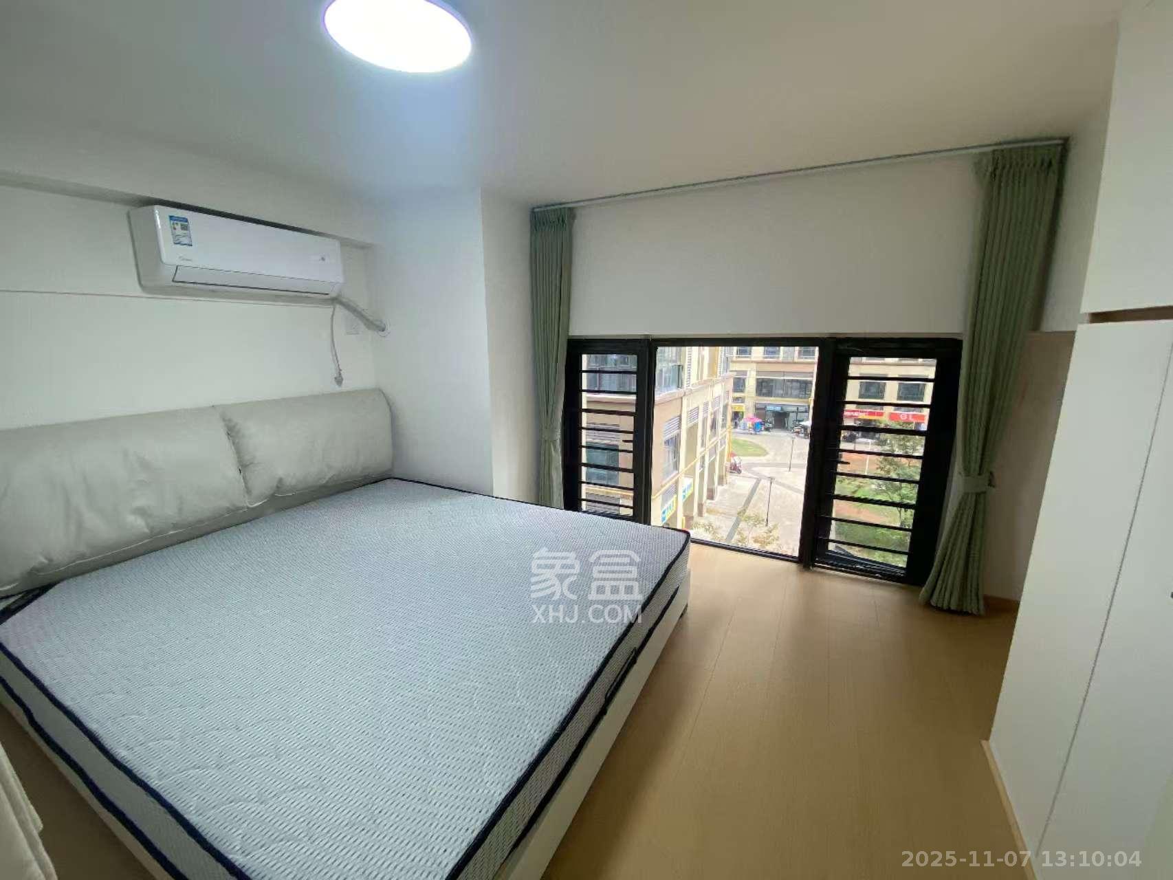 世茂璀璨天城公寓  2室1厅1卫    2200.0元/月室内图