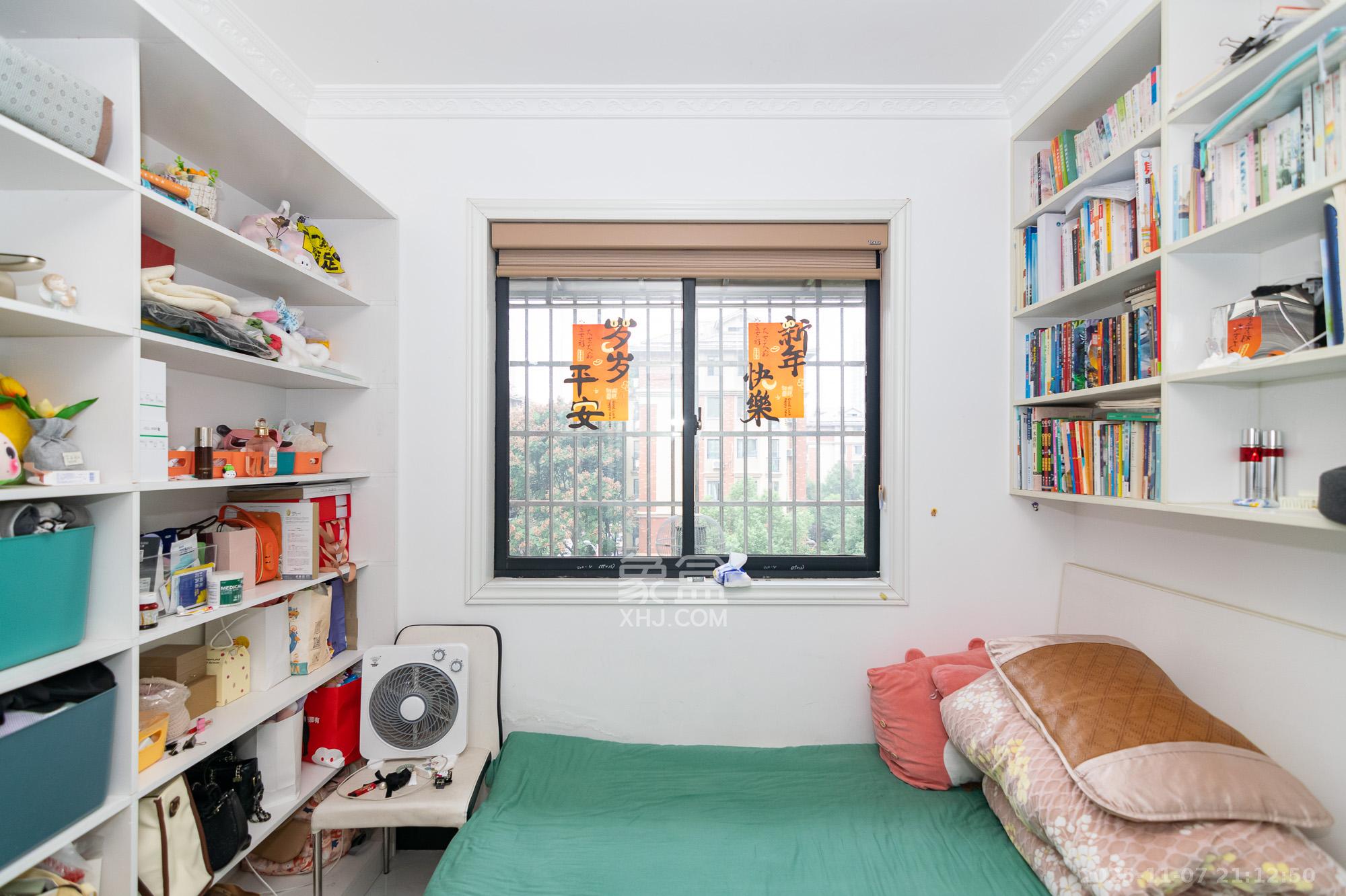 金富星城 4室2厅2卫 60.0万 金富星城 4室2厅2卫 60.0万卧室