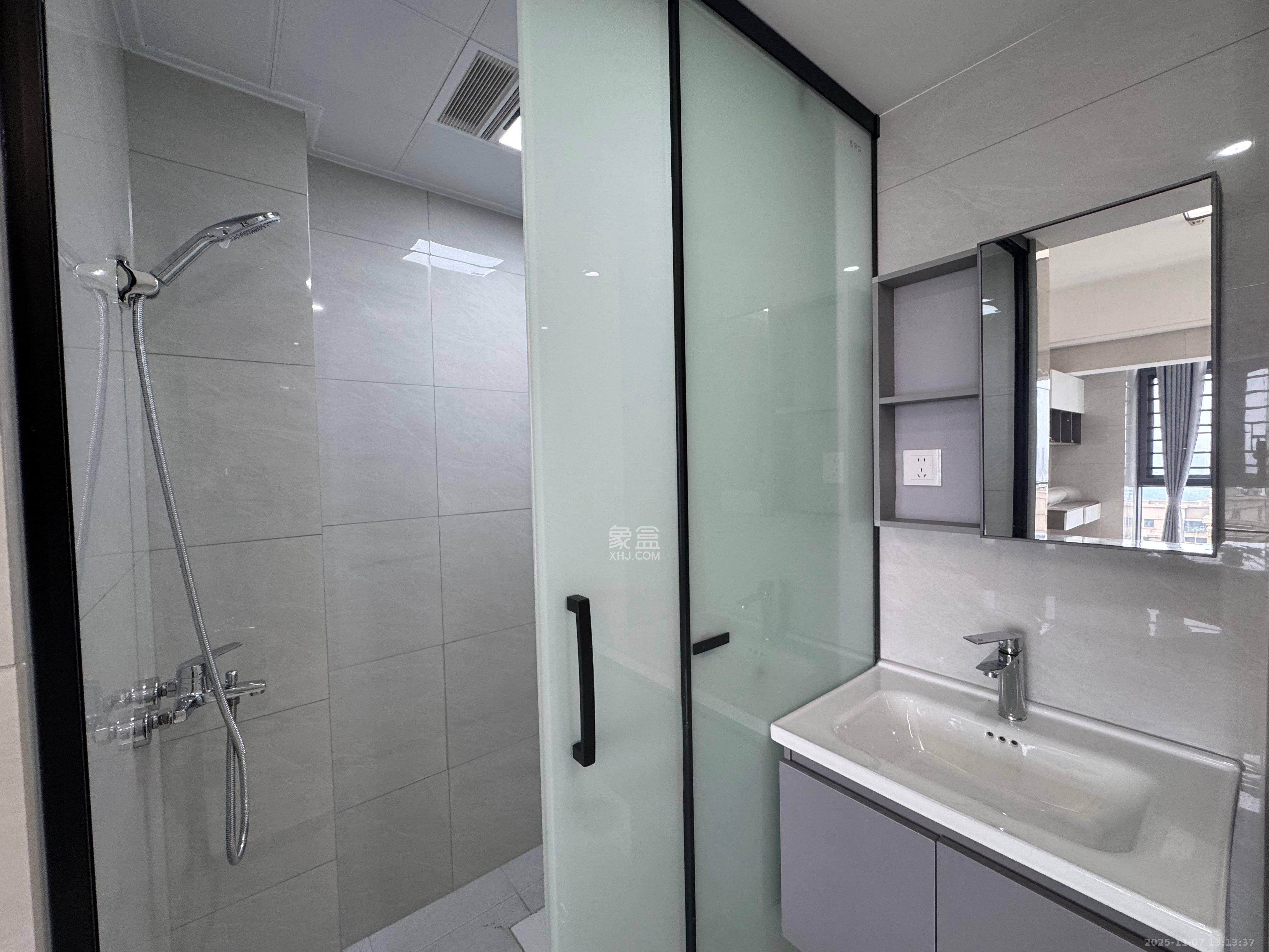 嘉雨兴园 1室1厅1卫 1800.0元/月 嘉雨兴园 1室1厅1卫 1800.0元/月室内图