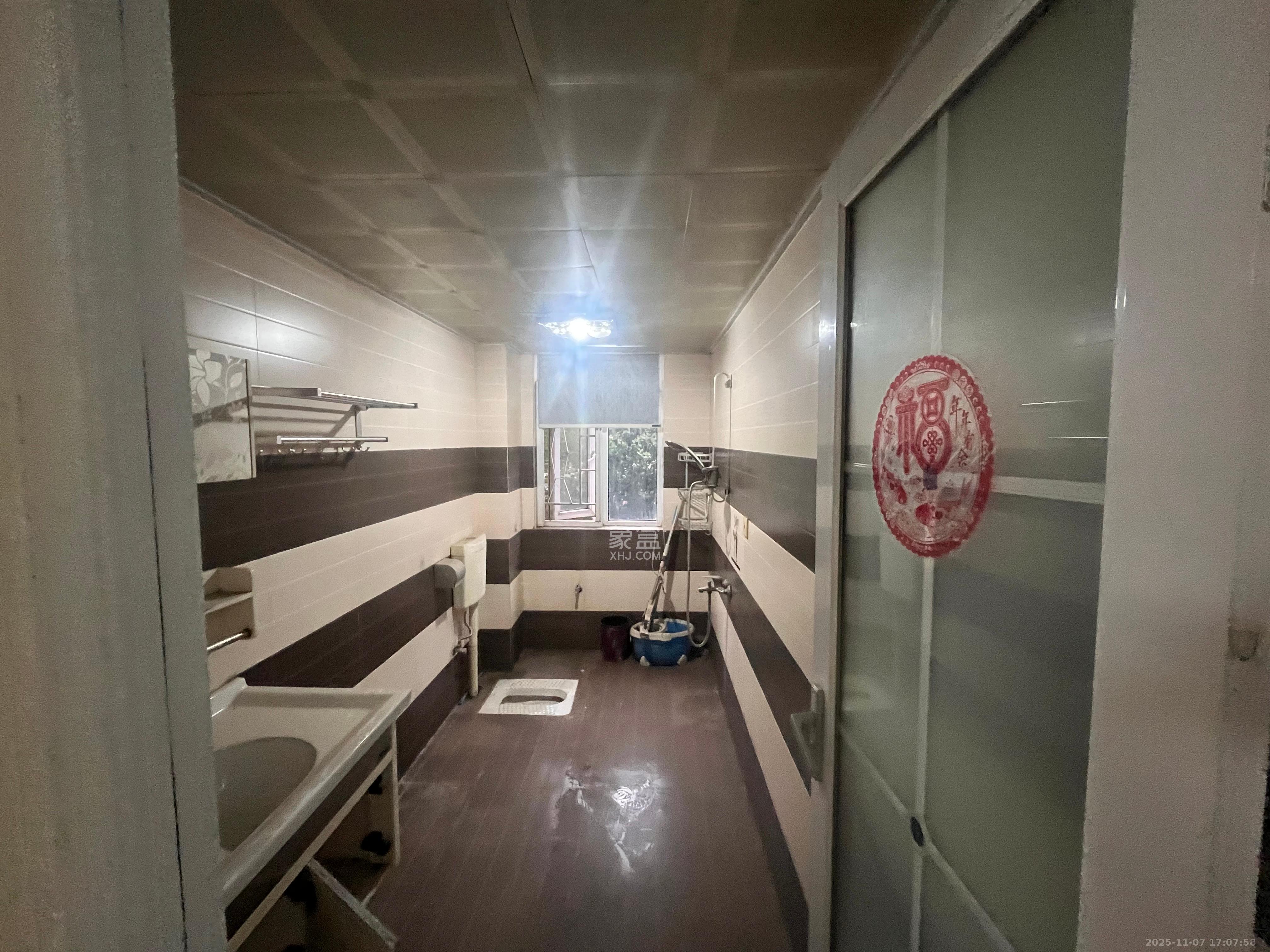 万国城（当代满庭春MOMA）一期  3室2厅2卫    2600.0元/月