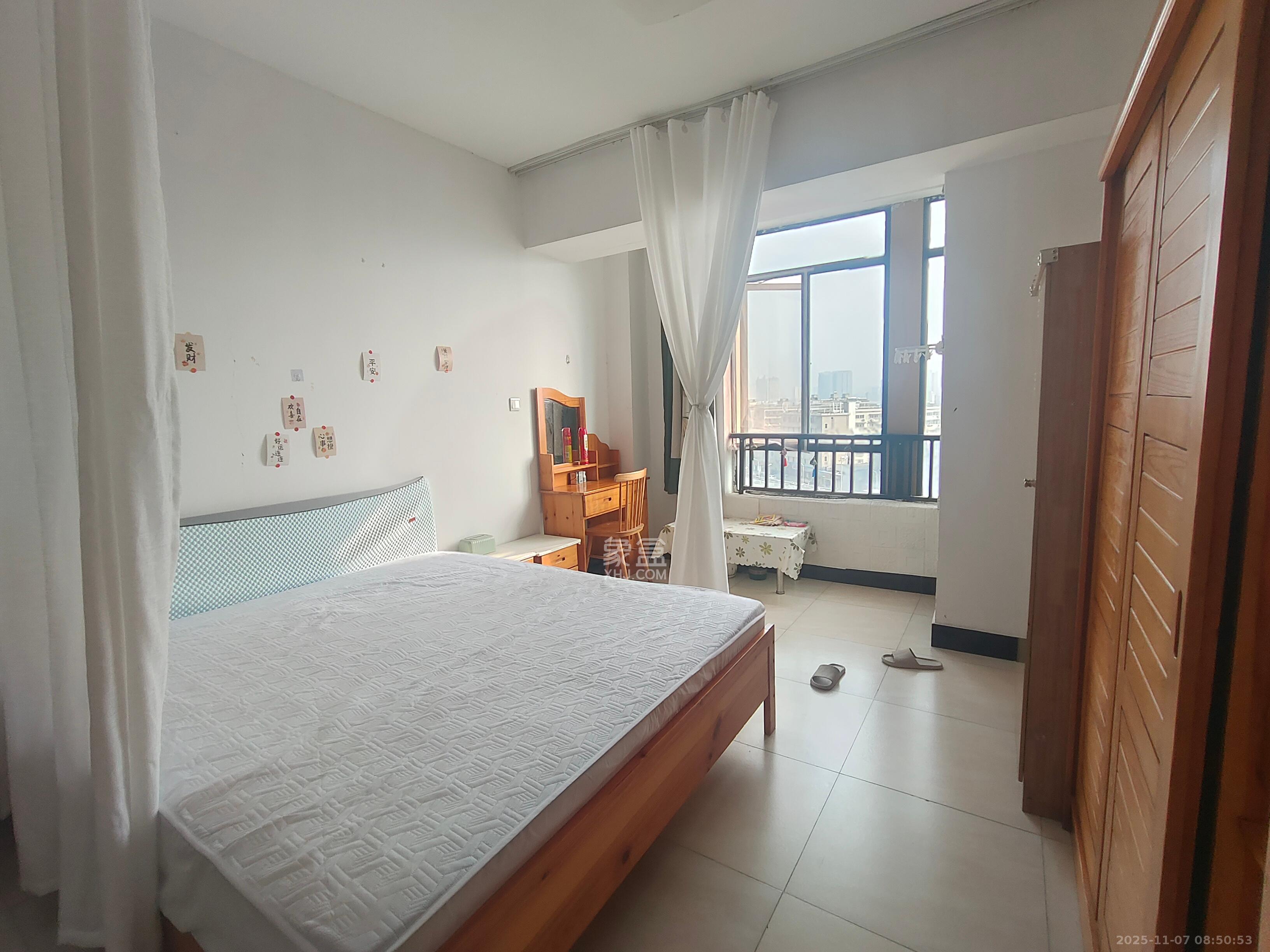 融圣国际 1室1厅1卫 1500.0元/月 融圣国际 1室1厅1卫 1500.0元/月室内图