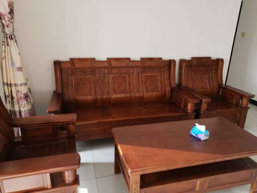 绿地城悦城 3室2厅2卫 2500.0元/月 绿地城悦城 3室2厅2卫 2500.0元/月室内图