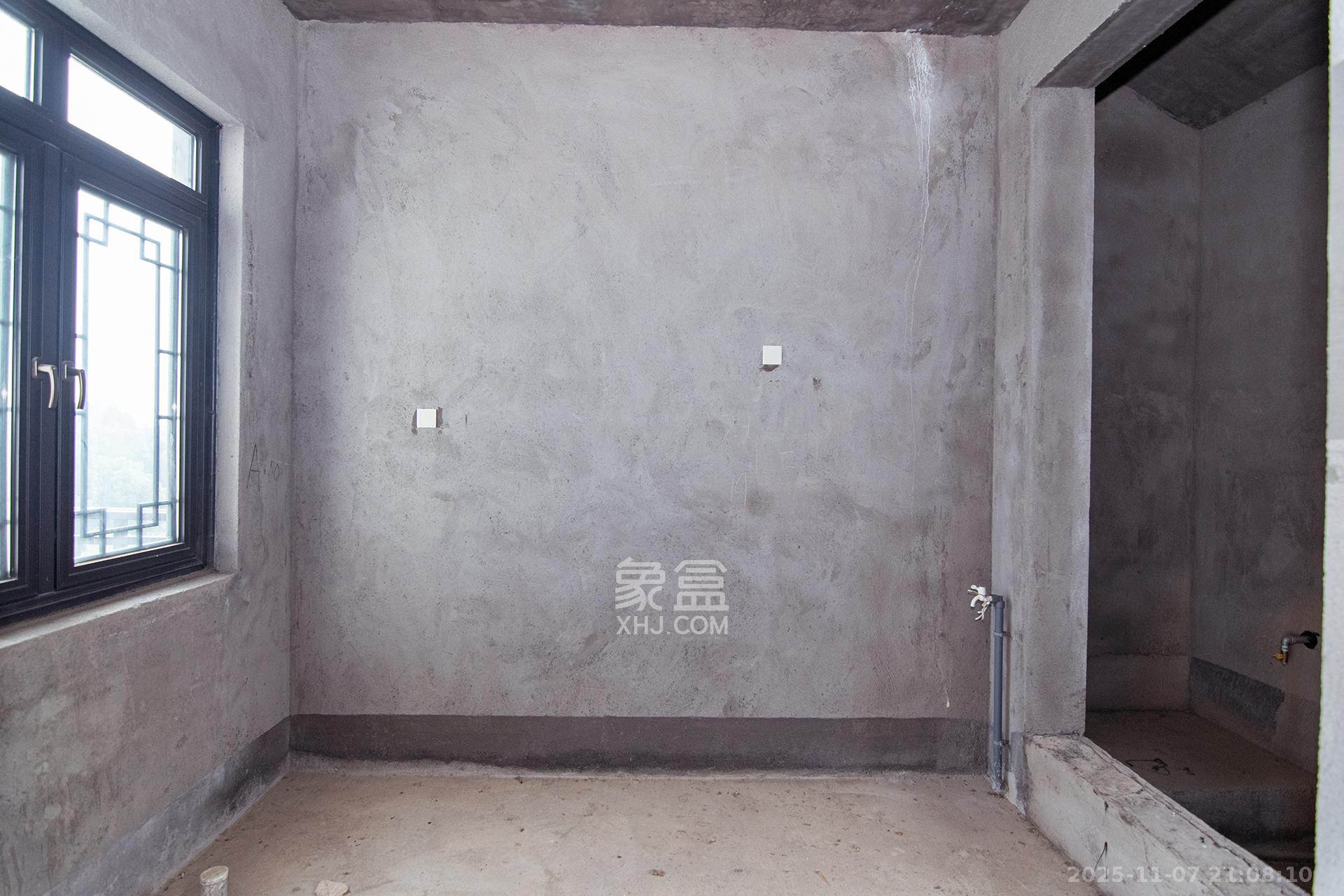 绿城高尔夫小镇  6室2厅2卫    900.0万厨房