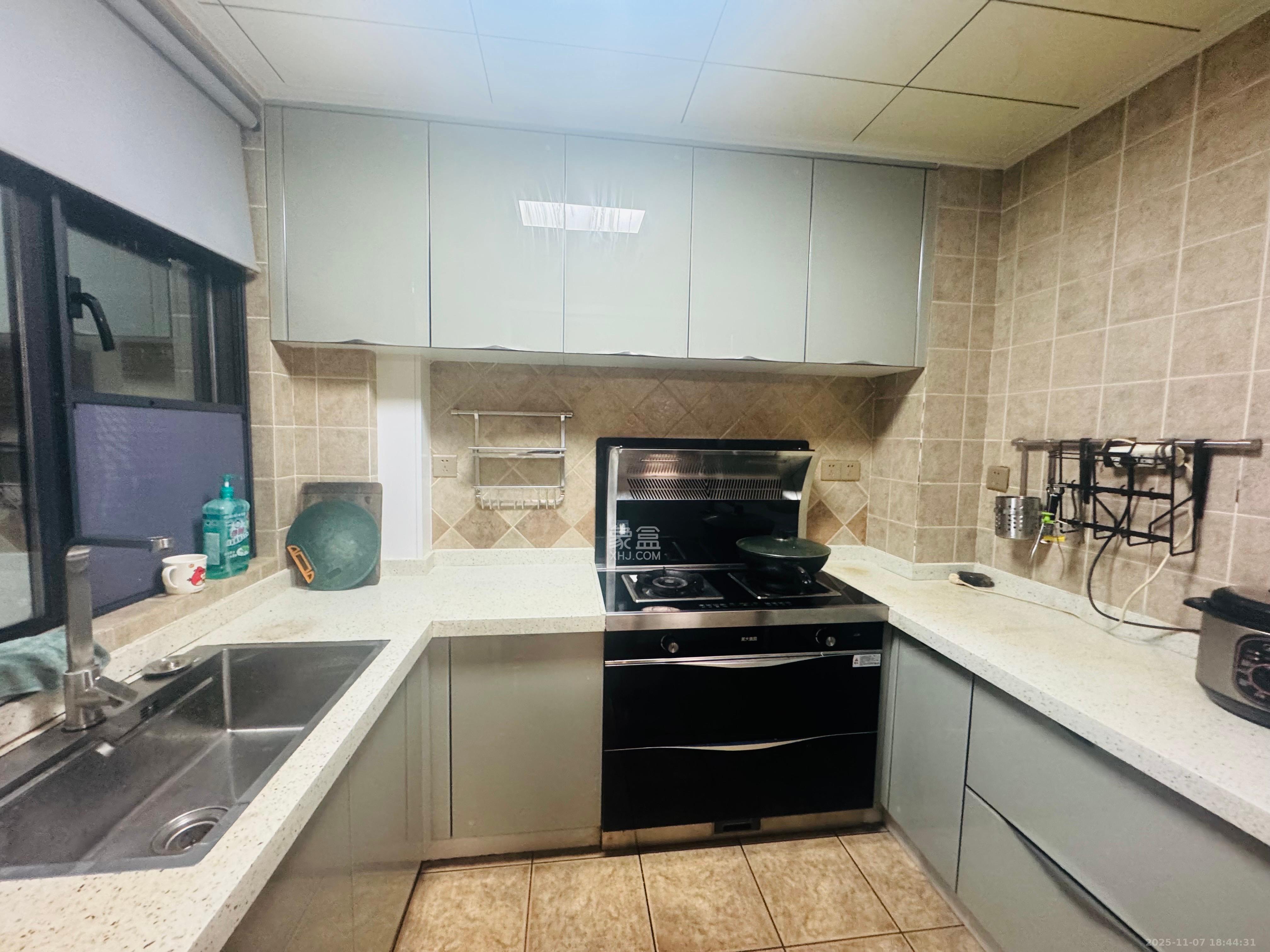 长房白沙湾 3室2厅1卫 3500.0元/月 长房白沙湾 3室2厅1卫 3500.0元/月室内图