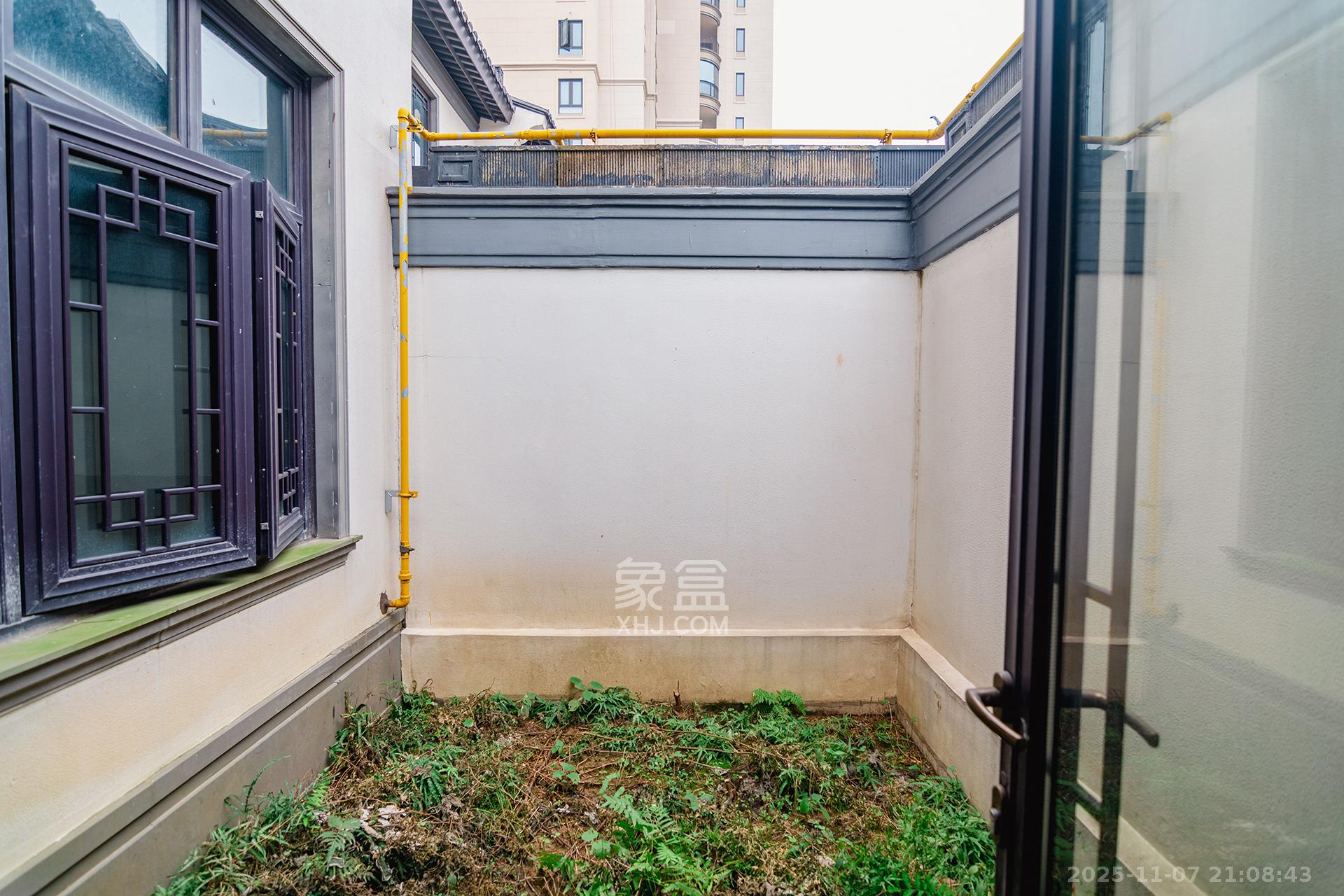 绿城高尔夫小镇  6室2厅4卫    390.0万其他